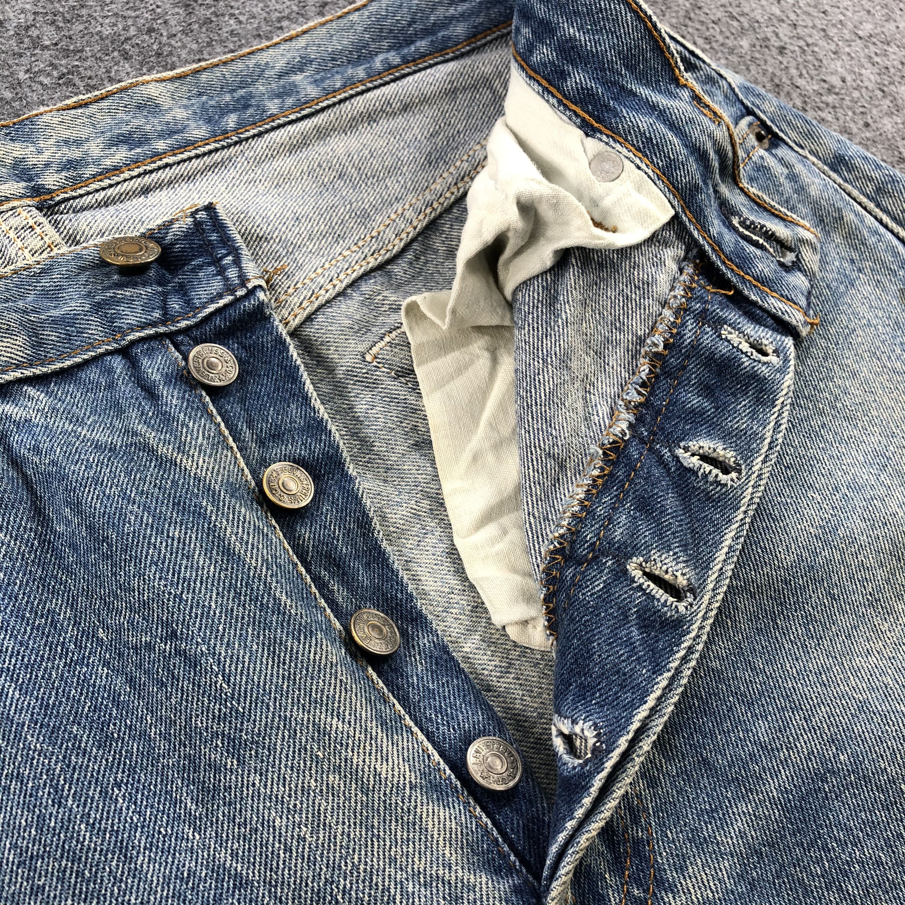 Levi's × Vintage Vintage 80s Light Wash Levis 501 Jeans-JM822 Size US 32 / EU 48 - 8 Thumbnail