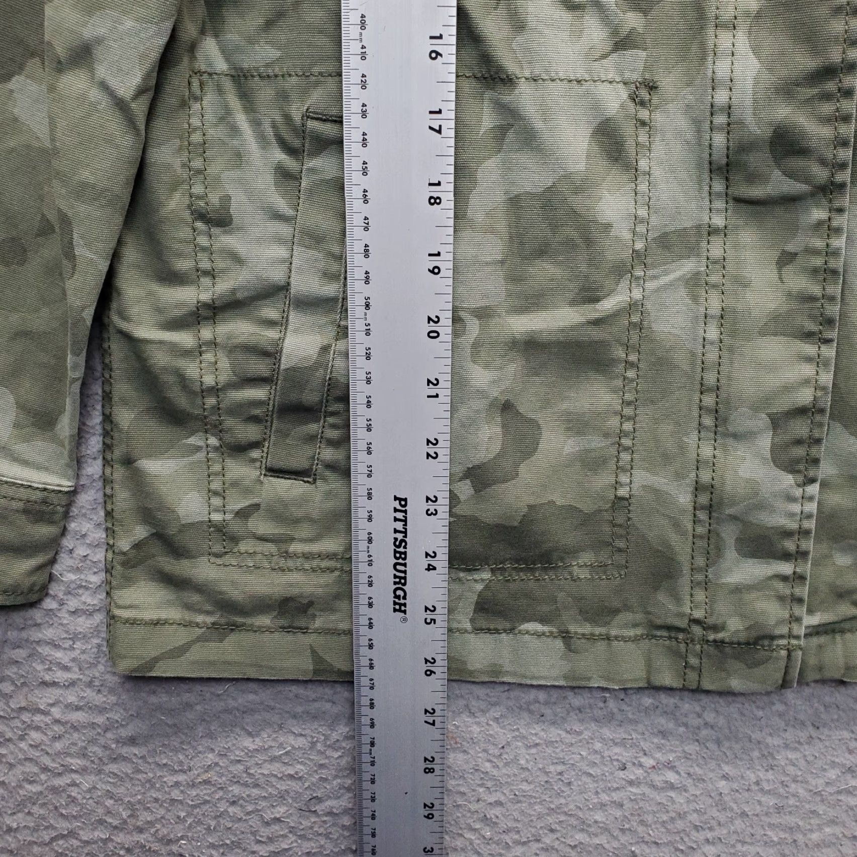 Old Navy Old Navy Utility Jacket Womens Size S Multicam Cinch Waist Snap Inside Zip Short Jacket Size S / US 4 / IT 40 - 3 Thumbnail