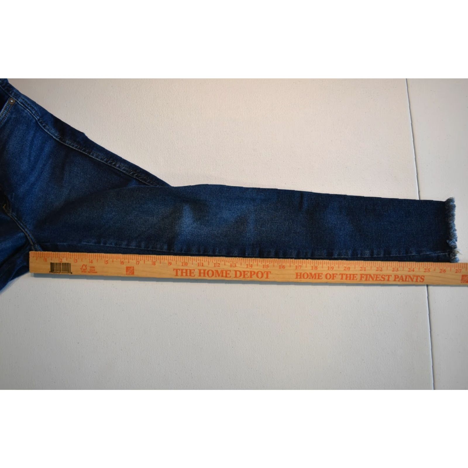 Vintage We The Free Skinny Jeans Womens Size 27 Actual 26 x 27 Frayed Hem Dark Wash Size 26" / US 2 / IT 38 - 6 Thumbnail