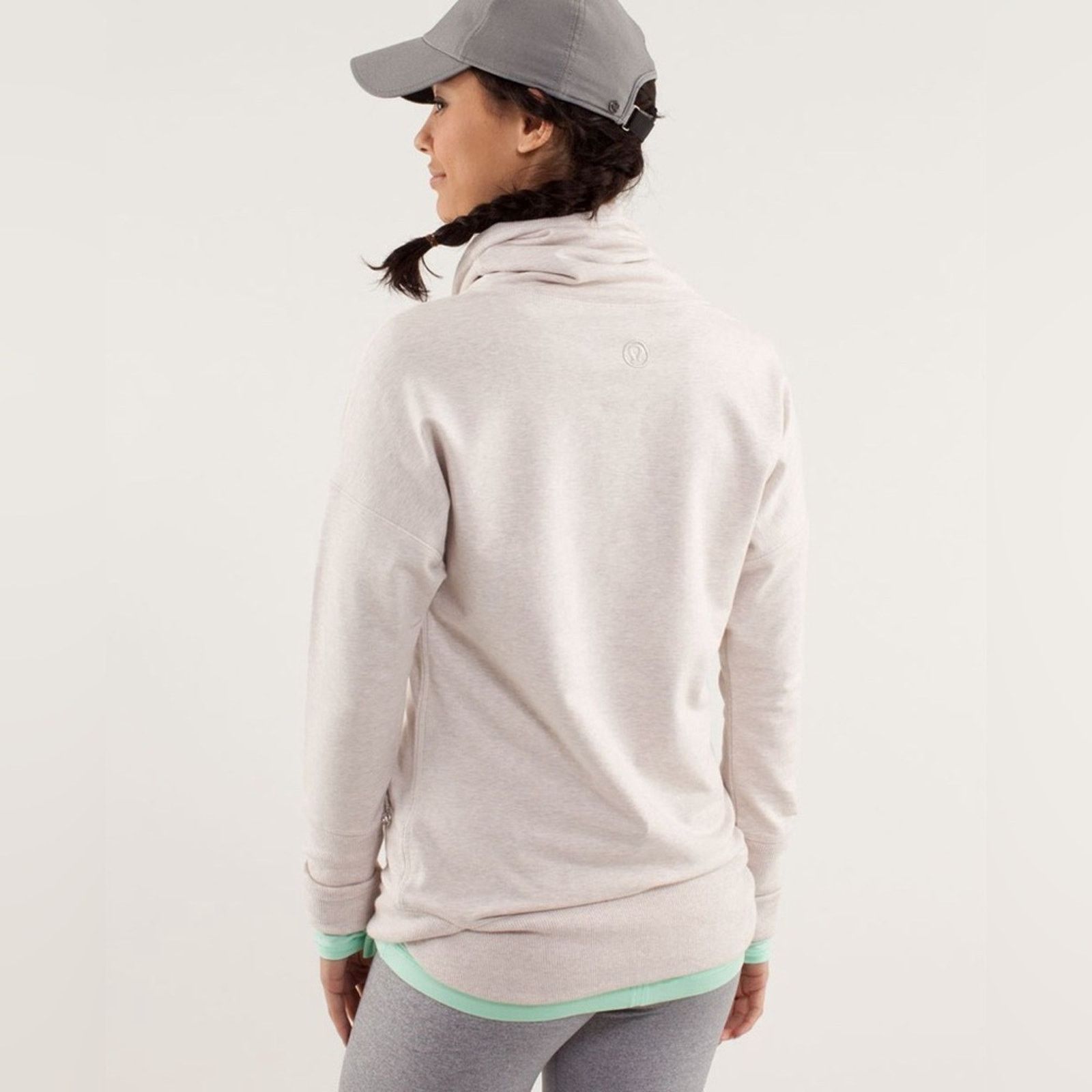 Lululemon Lululemon Rest Day Pullover in Dune Cream Sweater Cowl Neck Size M / US 6-8 / IT 42-44 - 2 Thumbnail