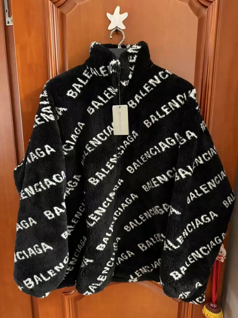Balenciaga Balenciaga size 34 Teddy Full Print Fur Jacket Size US XS / EU 42 / 0 - 1 Thumbnail