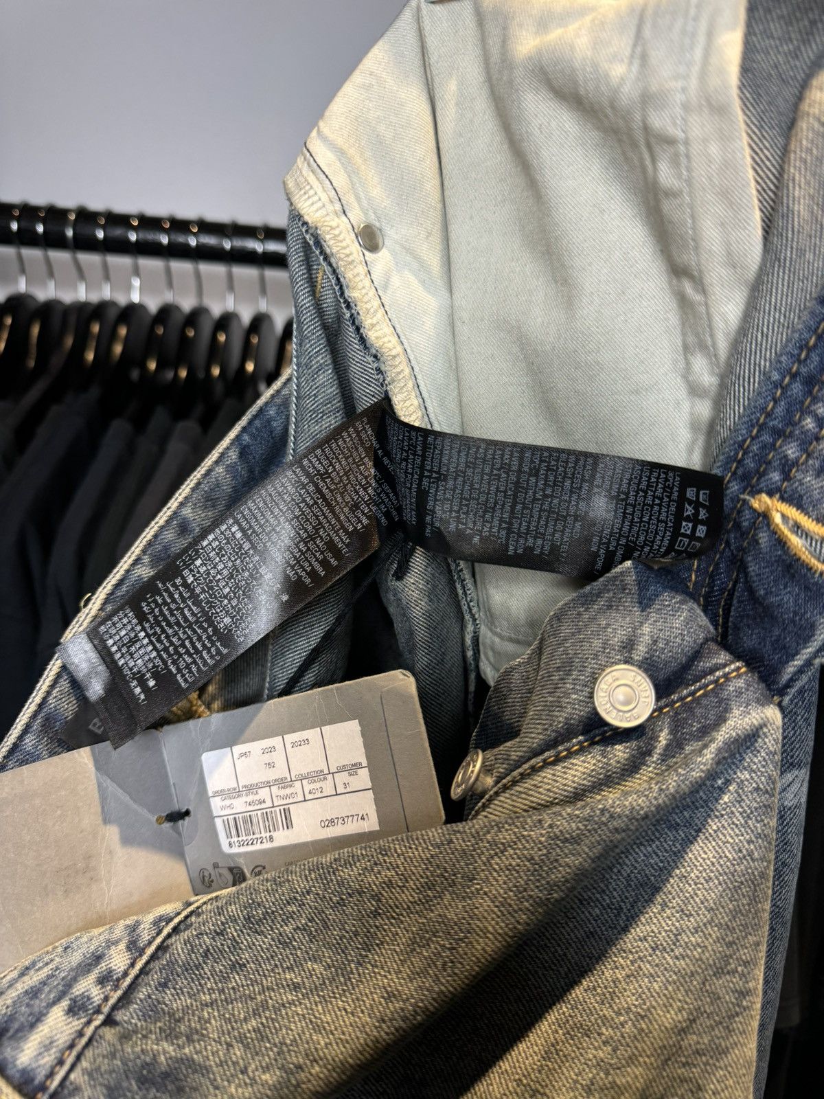 Balenciaga Balenciaga All Over Logo Light Wash Cropped Jeans - 31 Size US 31 - 22 Thumbnail