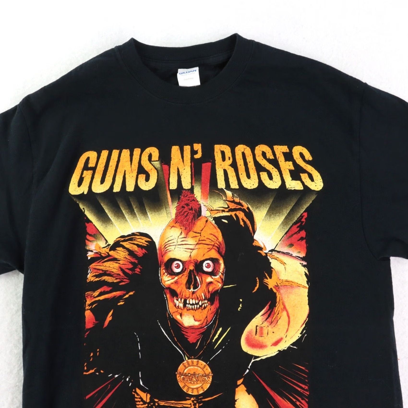 Gildan Guns N’ Roses Sydney 2017 RARE T-shirt Medium Black Gildan Men T-Shirt M Size US M / EU 48-50 / 2 - 7 Thumbnail
