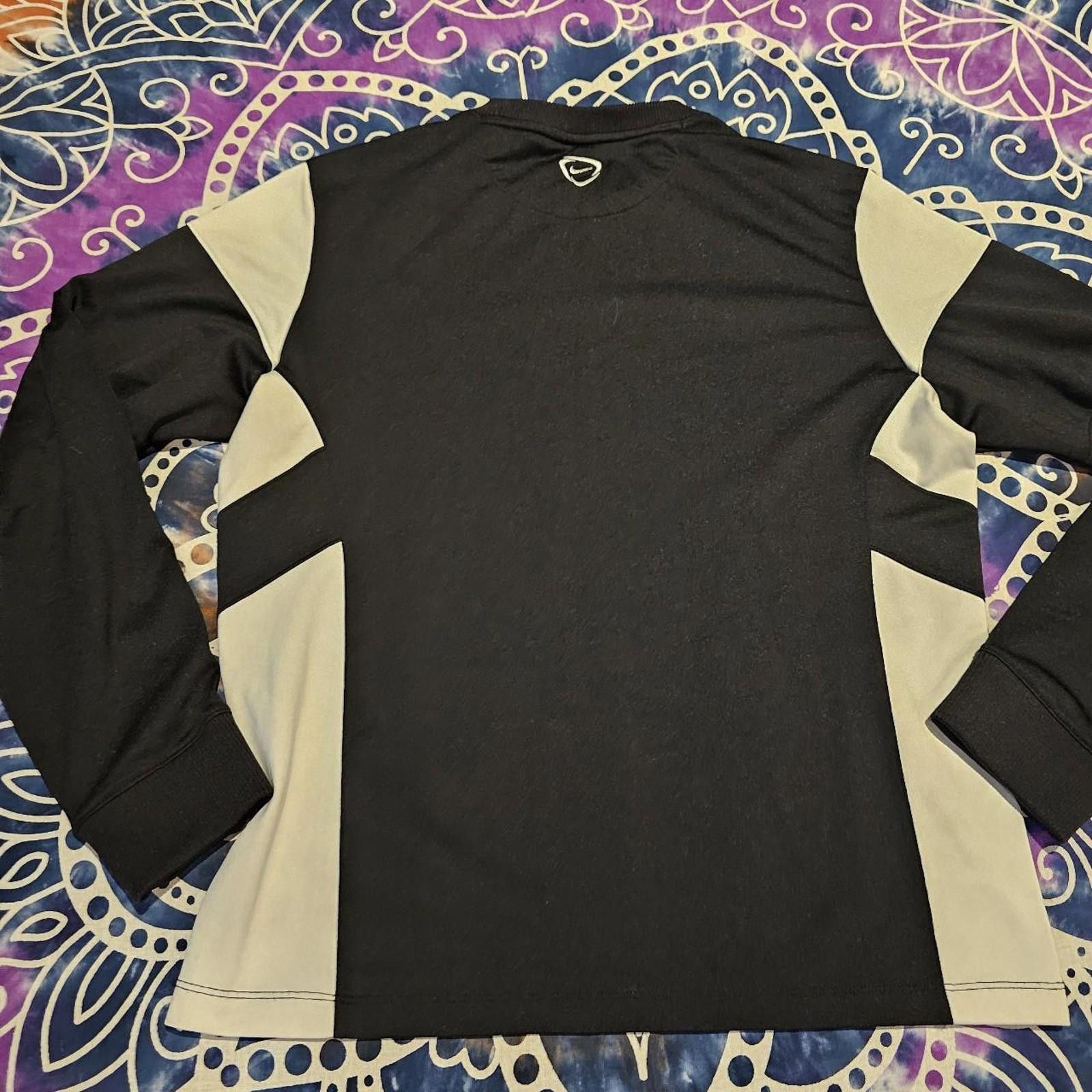 Nike Nike Dri Fit Kid's Black and White XL Gym Shirt Size US XL / EU 56 / 4 - 8 Thumbnail