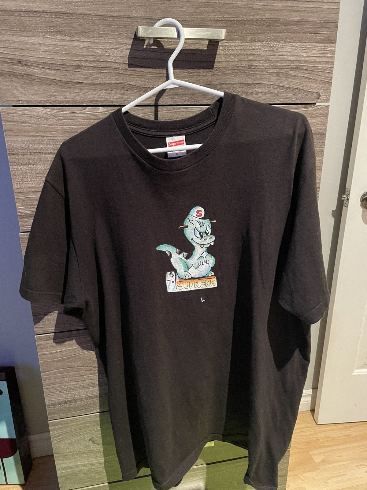 Supreme Supreme Dinosaur Tee 'Black' Size US M / EU 48-50 / 2 - 1 Thumbnail