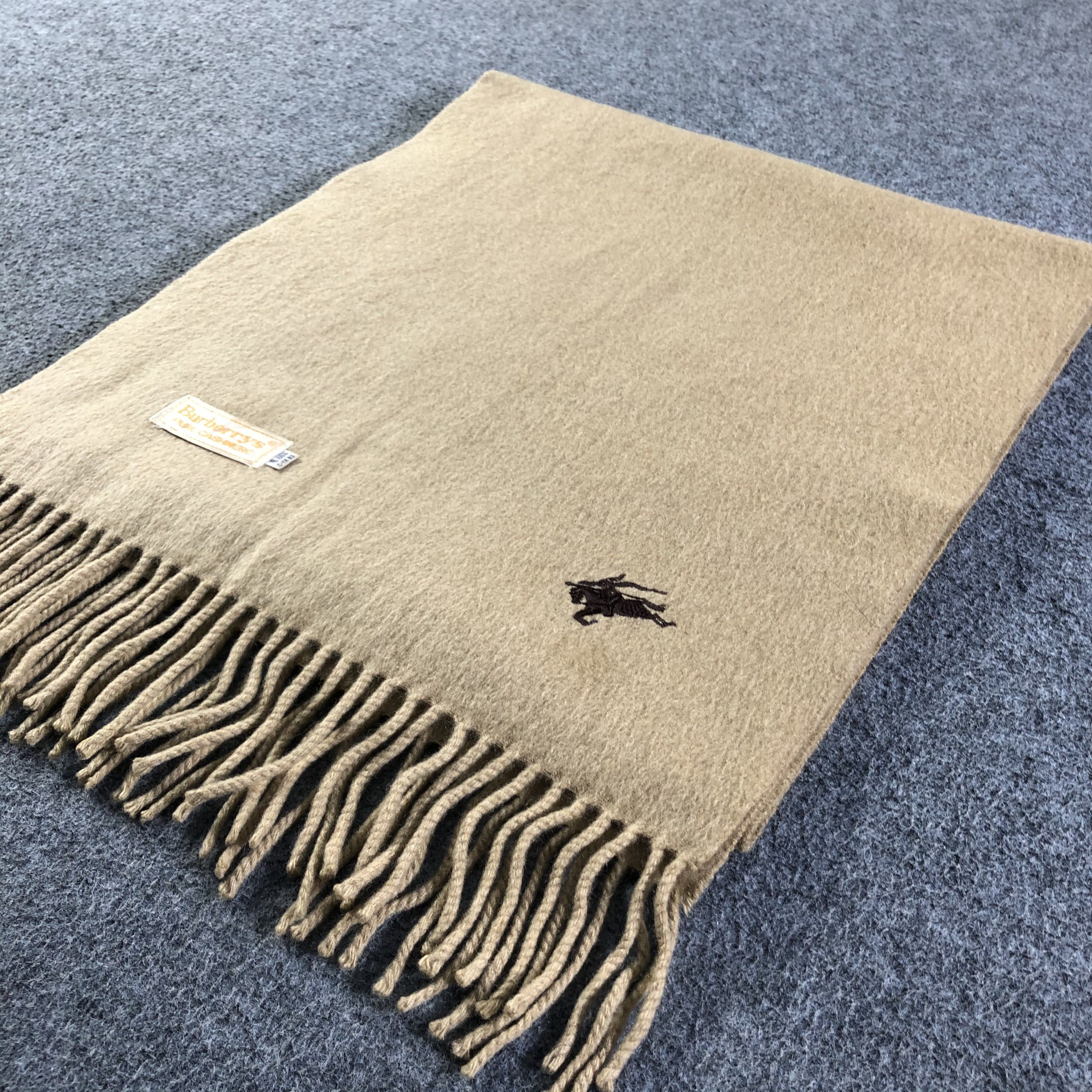 Burberry Burberrys Pure Cashmere Scarf / Muffler / Neckwear P083 Size ONE SIZE - 3 Thumbnail