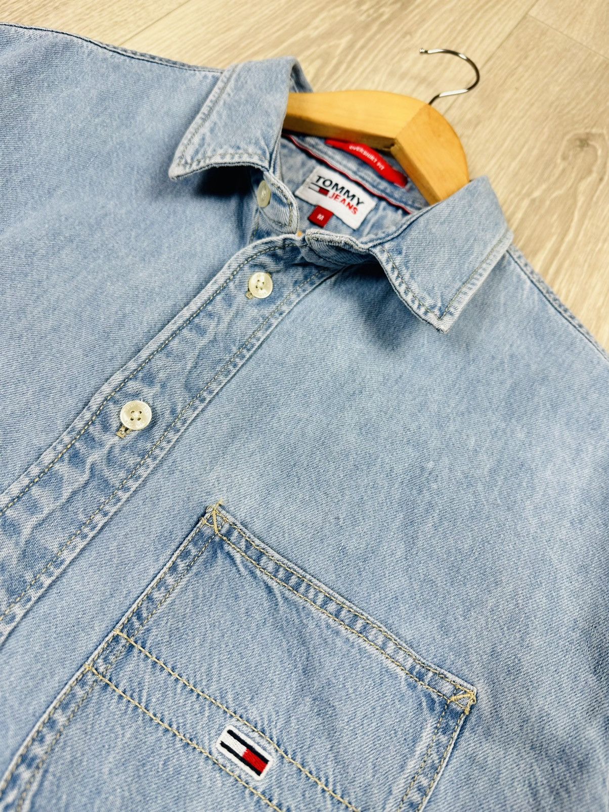 Tommy Hilfiger × Vintage Vintage Tommy Hilfiger Jeans Denim Shirt Short Sleeve Button Size US M / EU 48-50 / 2 - 5 Thumbnail