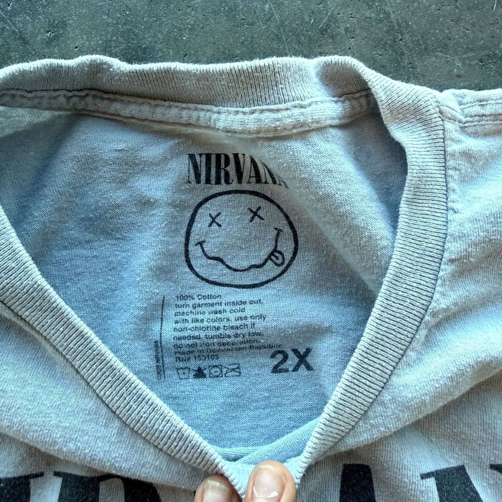 Vintage VINTAGE Nirvana Smiley Band Tour Graphic Tee Men's Short Sleeve XXL White Shirt Mens 2XL Size US 39 - 3 Thumbnail