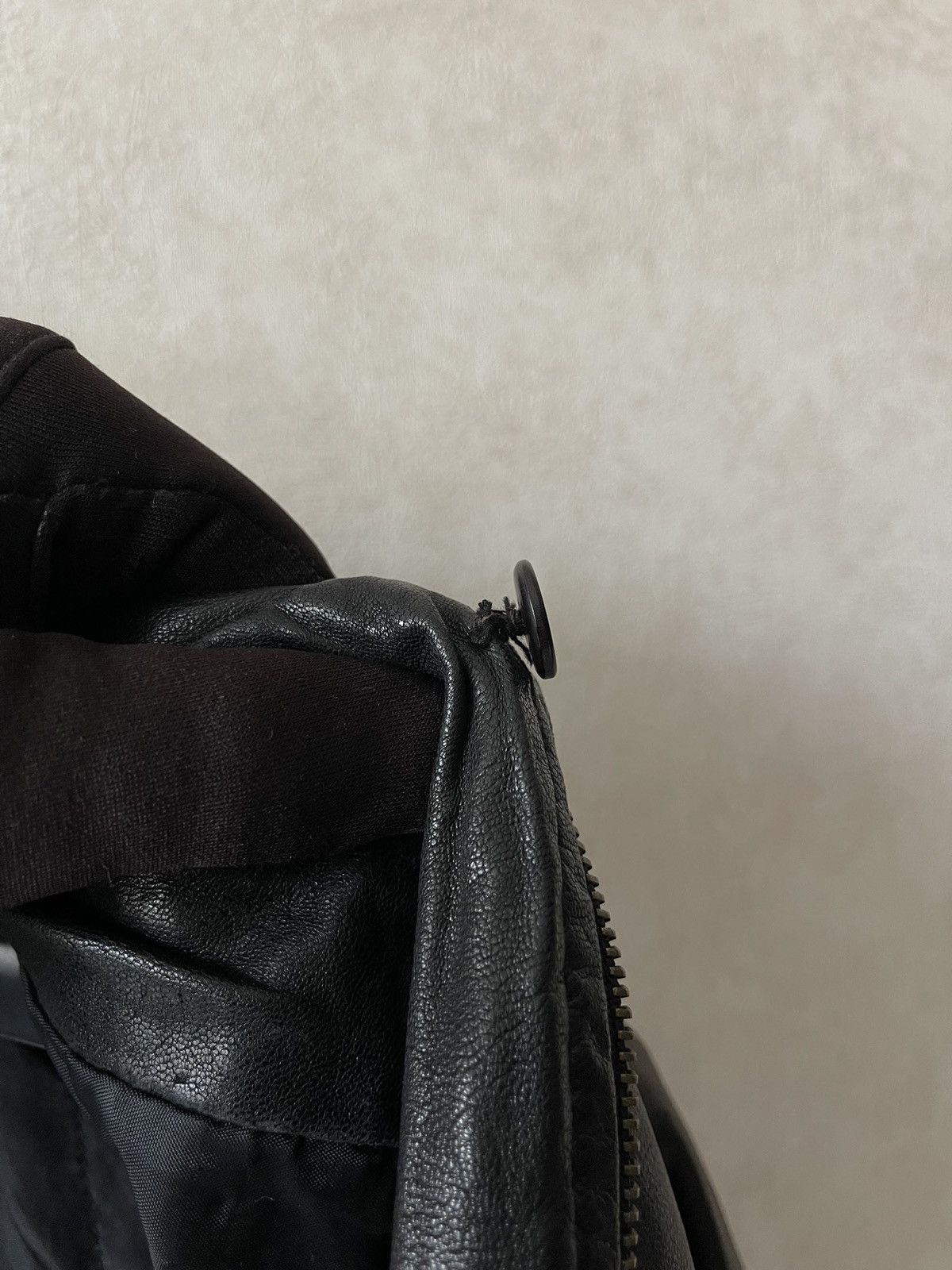 Imperial Vintage IMPERIAL Cropped Black Leather Bomber Jacket Italy Size S / US 4 / IT 40 - 15 Thumbnail