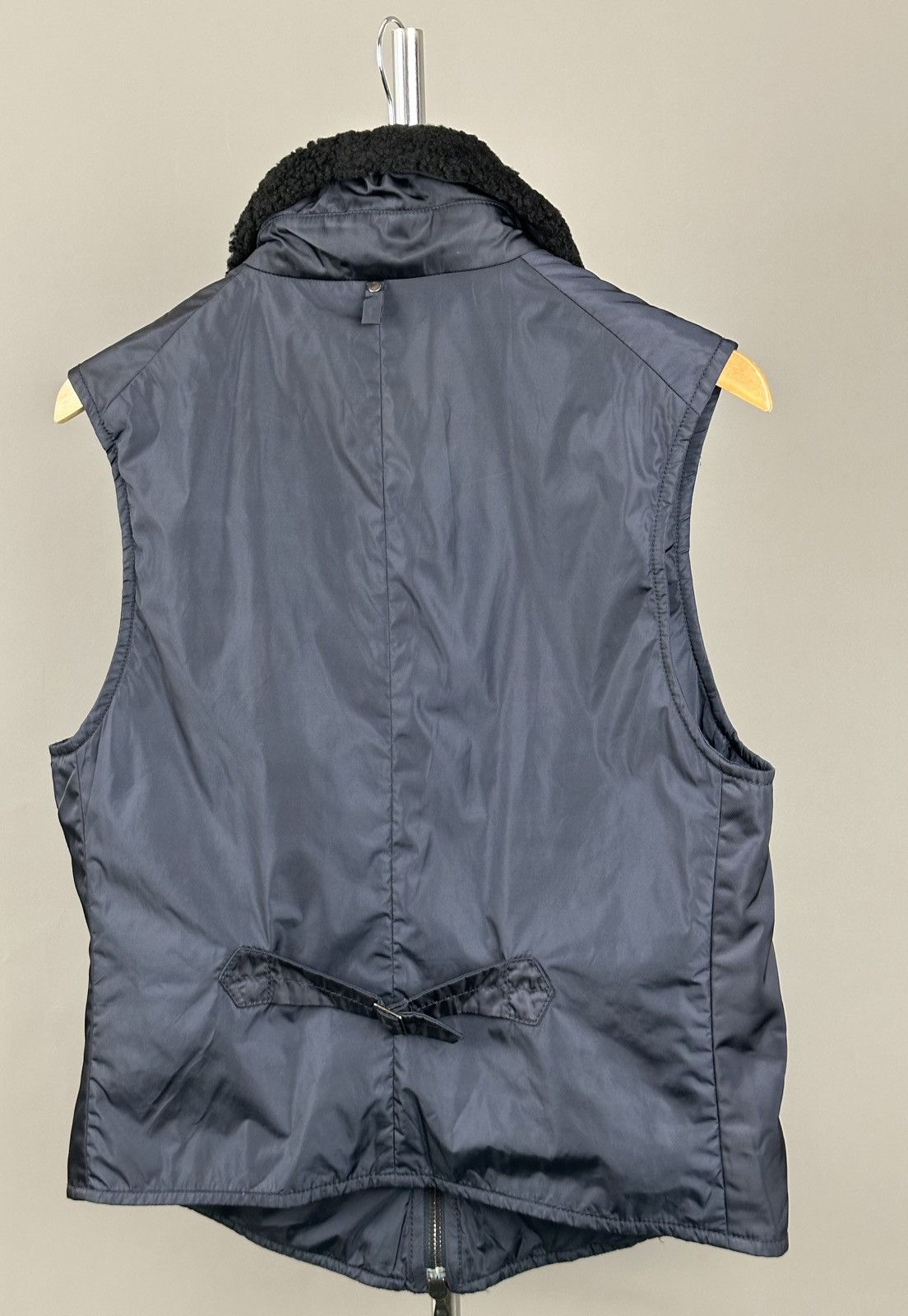 Prada Prada - Collared Nylon Technical Vest - Faux Sherling Collar Size M / US 6-8 / IT 42-44 - 10 Thumbnail