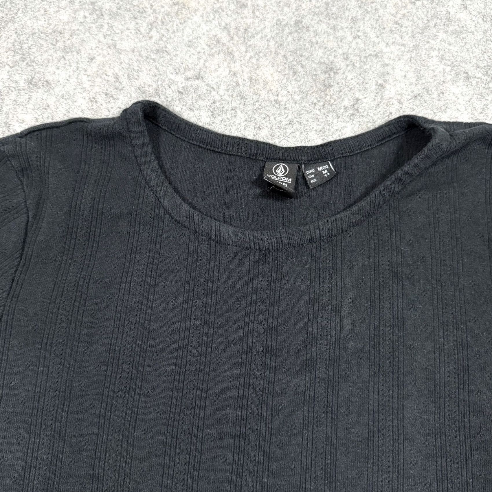 Volcom Volcom T-Shirt Short Sleeve Black Women's Size M 8 Ribbed Edges 100% Cotton Casual Shirt Modern 90s Style Women Size M / US 6-8 / IT 42-44 - 2 Thumbnail