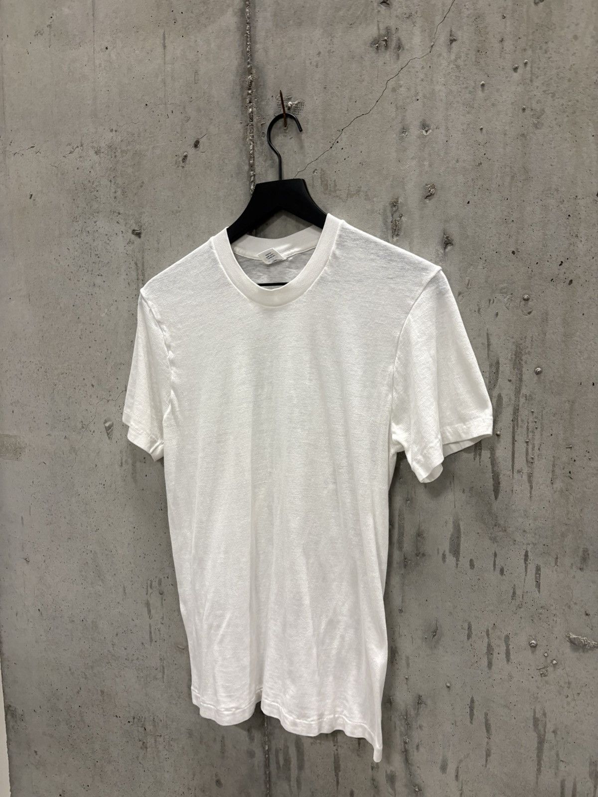 Vintage Vintage Blank Shirt Thrashed Faded Distressed Grunge Band Size US S / EU 44-46 / 1 - 3 Thumbnail