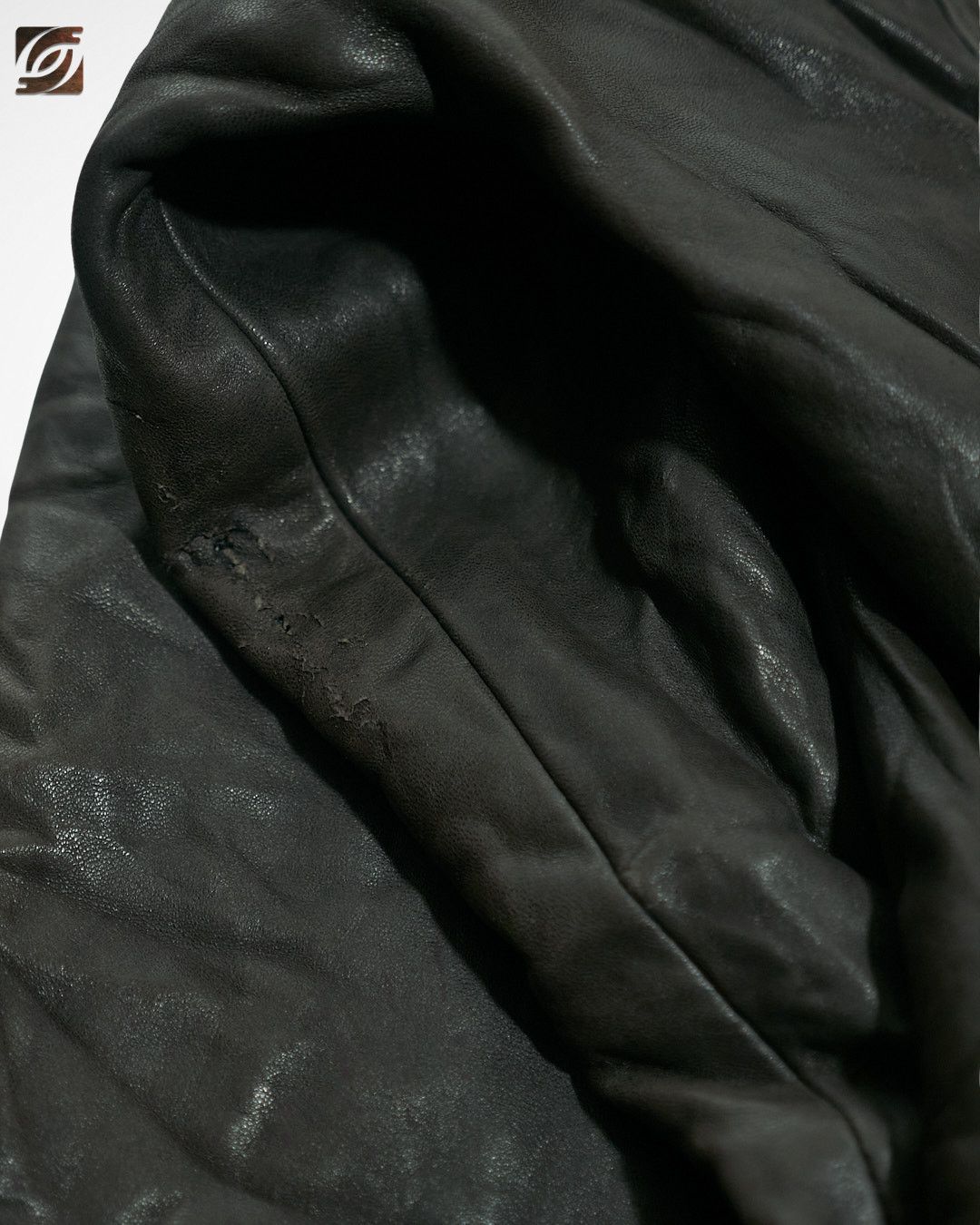 Versace Gianni Versace 1980s Pleated Leather Bomber Jacket Sample Size US L / EU 52-54 / 3 - 14 Thumbnail