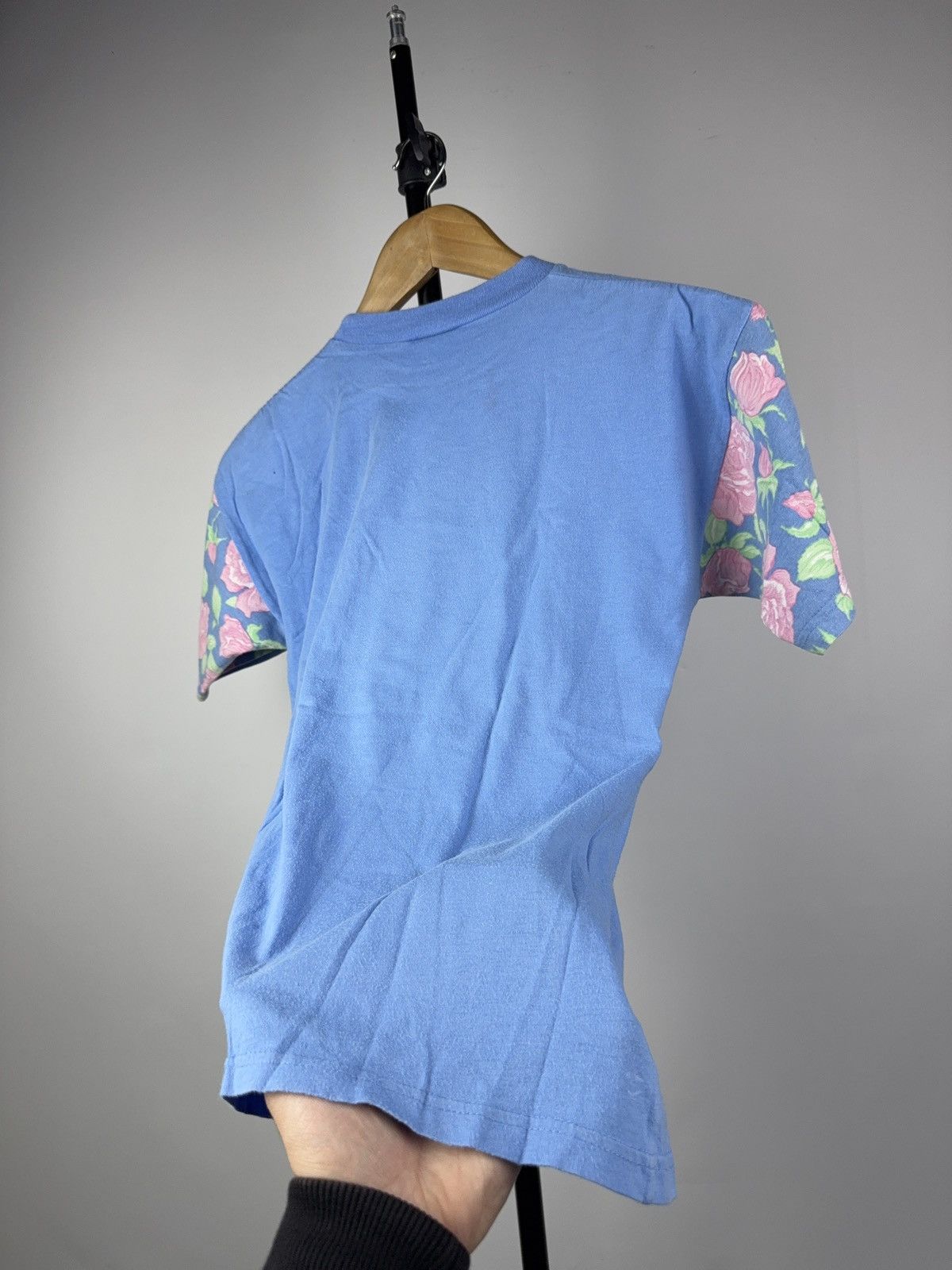 Disney VNTG 90s Retro Minnie Mouse Disney T-Shirt Floral Sleeves Size XS / US 0-2 / IT 36-38 - 13 Thumbnail
