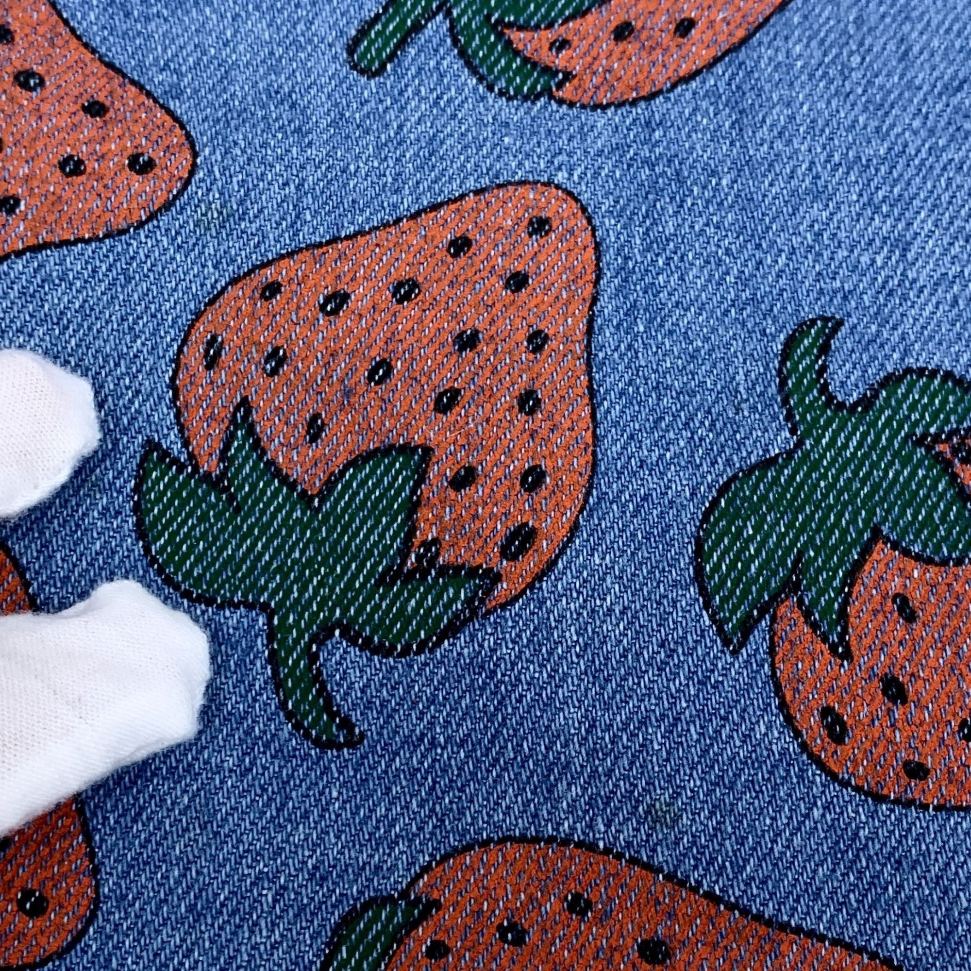 Gucci Gucci Blue Strawberry Print Cotton Denim Skirt Size 40M Made Size 40" / US 18 - 3 Thumbnail