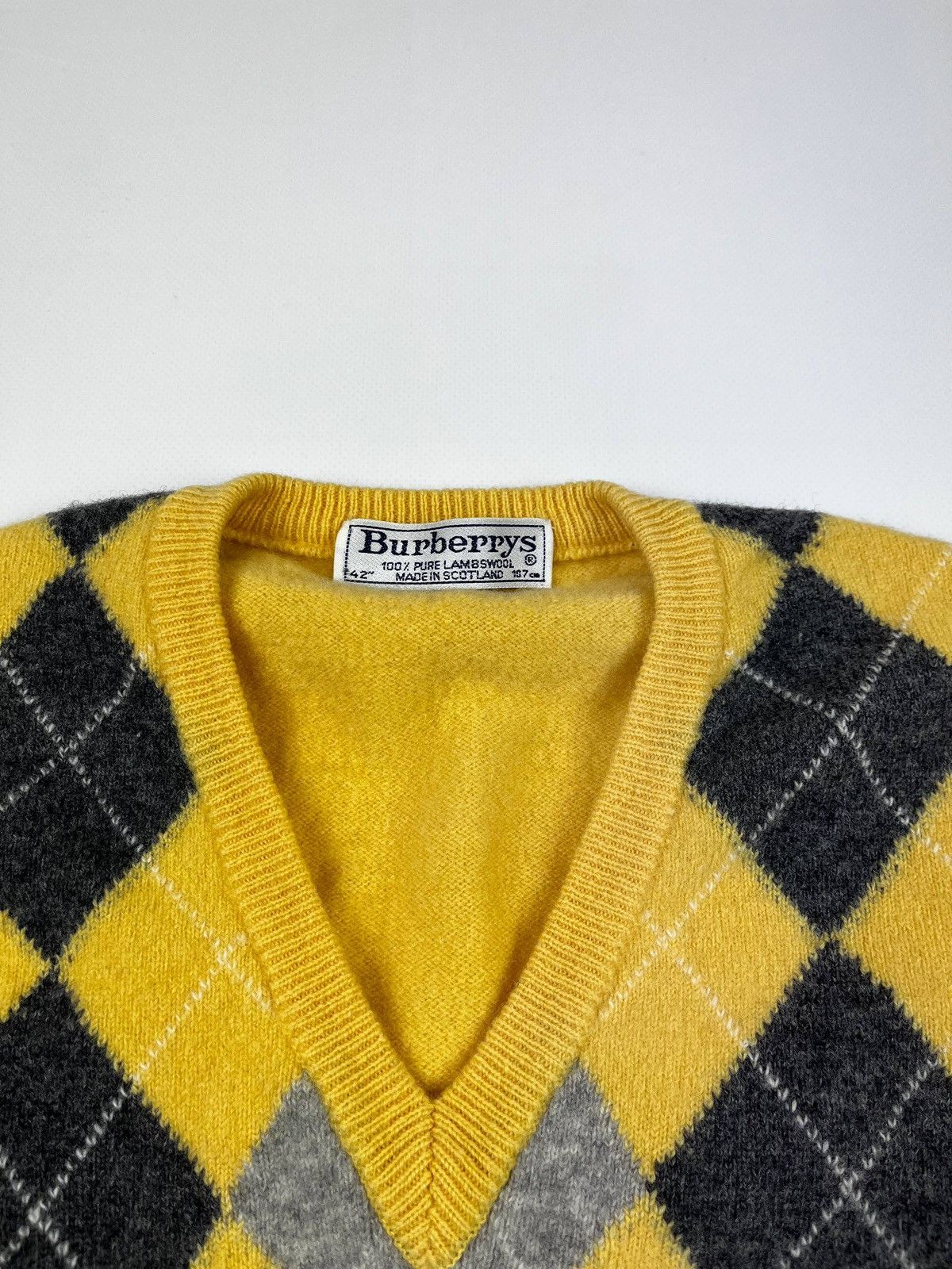 Burberry Burberry’s Vintage Sweater Stripped V-Neck 100Pure Lambswool Size US S / EU 44-46 / 1 - 2 Thumbnail