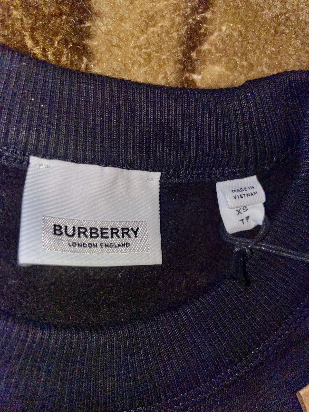 Burberry Burberry Santo Logo Print Crew Neck Woman’s Size XS New! Size XS / US 0-2 / IT 36-38 - 3 Thumbnail