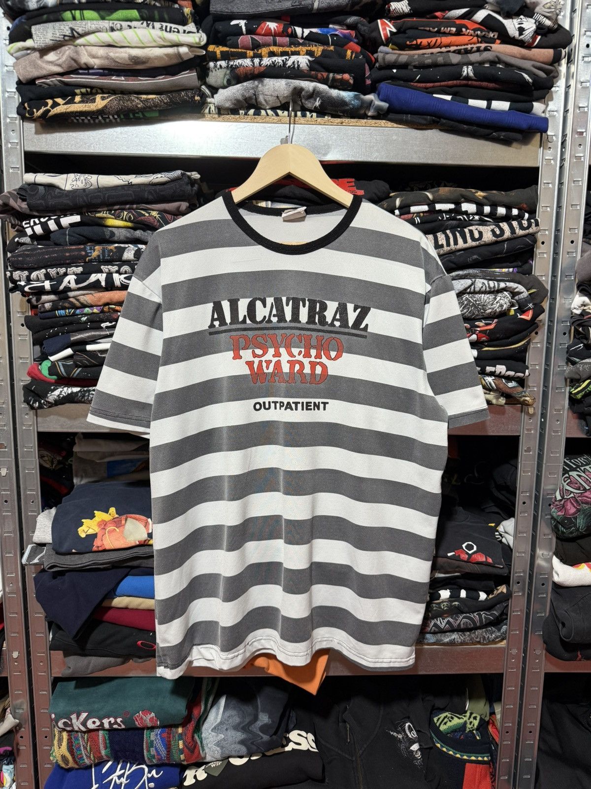 Vintage Vintage 1990’s ALCATRAZ PSYCHO WARD T-Shirt Made In USA Y2K Size US XXL / EU 58 / 5 - 1 Thumbnail