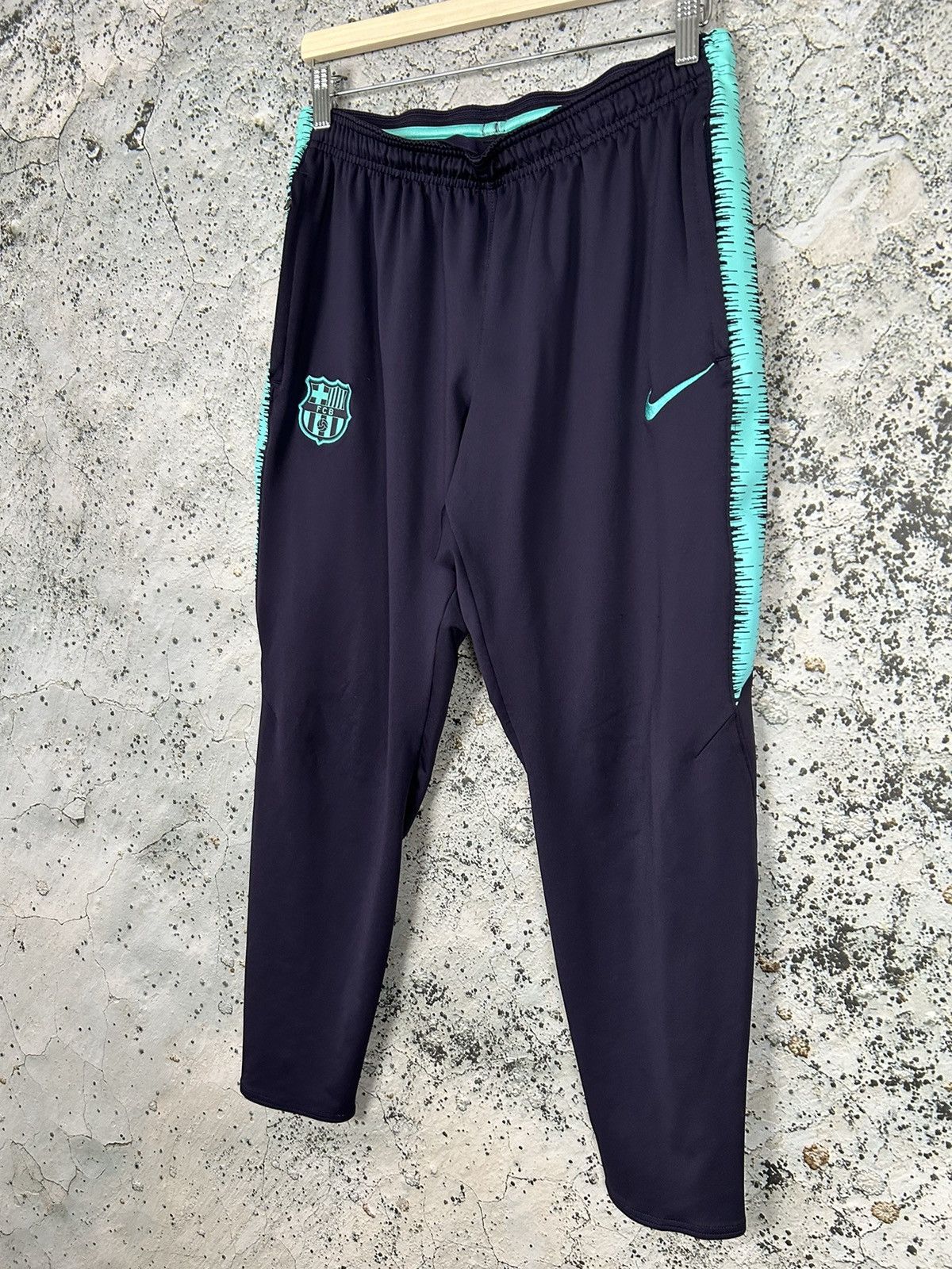 Nike Vintage FC Barcelona Nike Soccer Sweatpants Football Hype Size US 34 / EU 50 - 2 Thumbnail