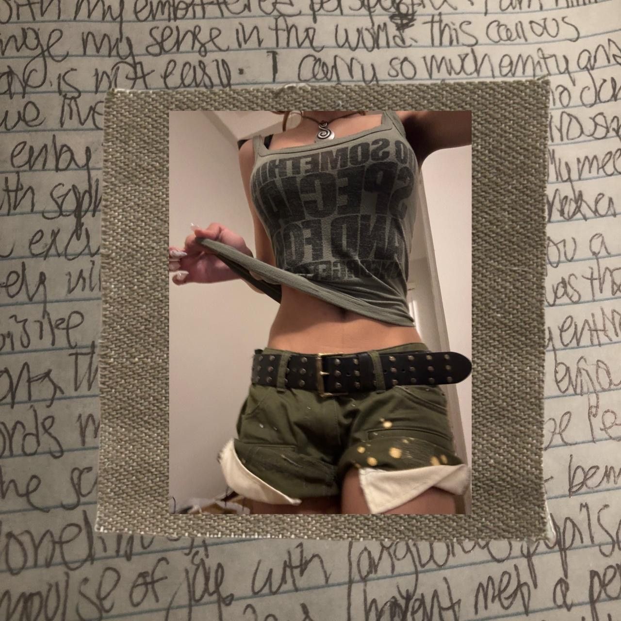 5351 POUR LES FEMMES paint spattered khaki lowrise shorts Size 26" / US 2 / IT 38 - 2 Thumbnail