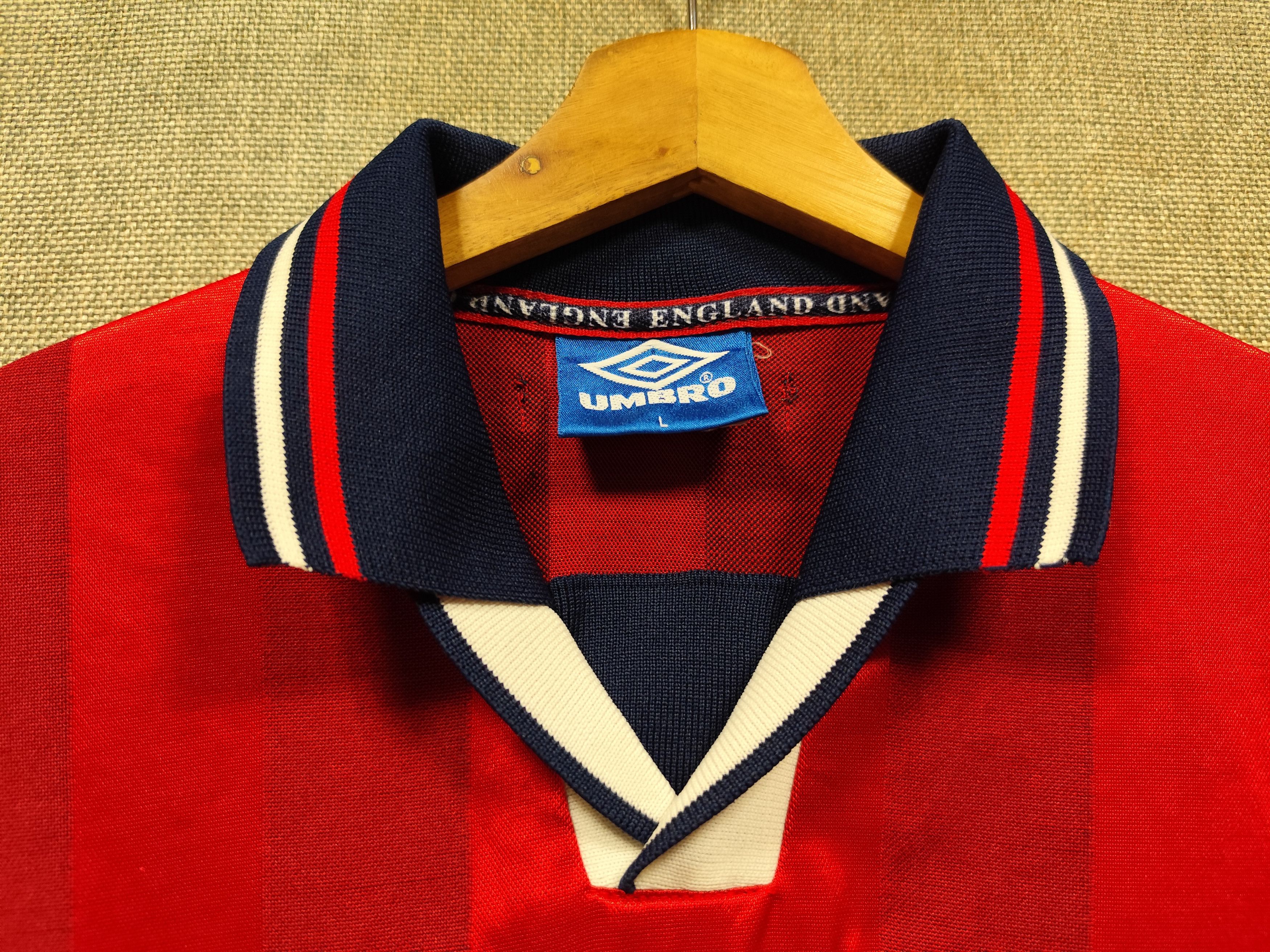 Umbro × Vintage Umbro England 1997/98 Away Soccer Jersey Football Shirt Size US L / EU 52-54 / 3 - 5 Thumbnail