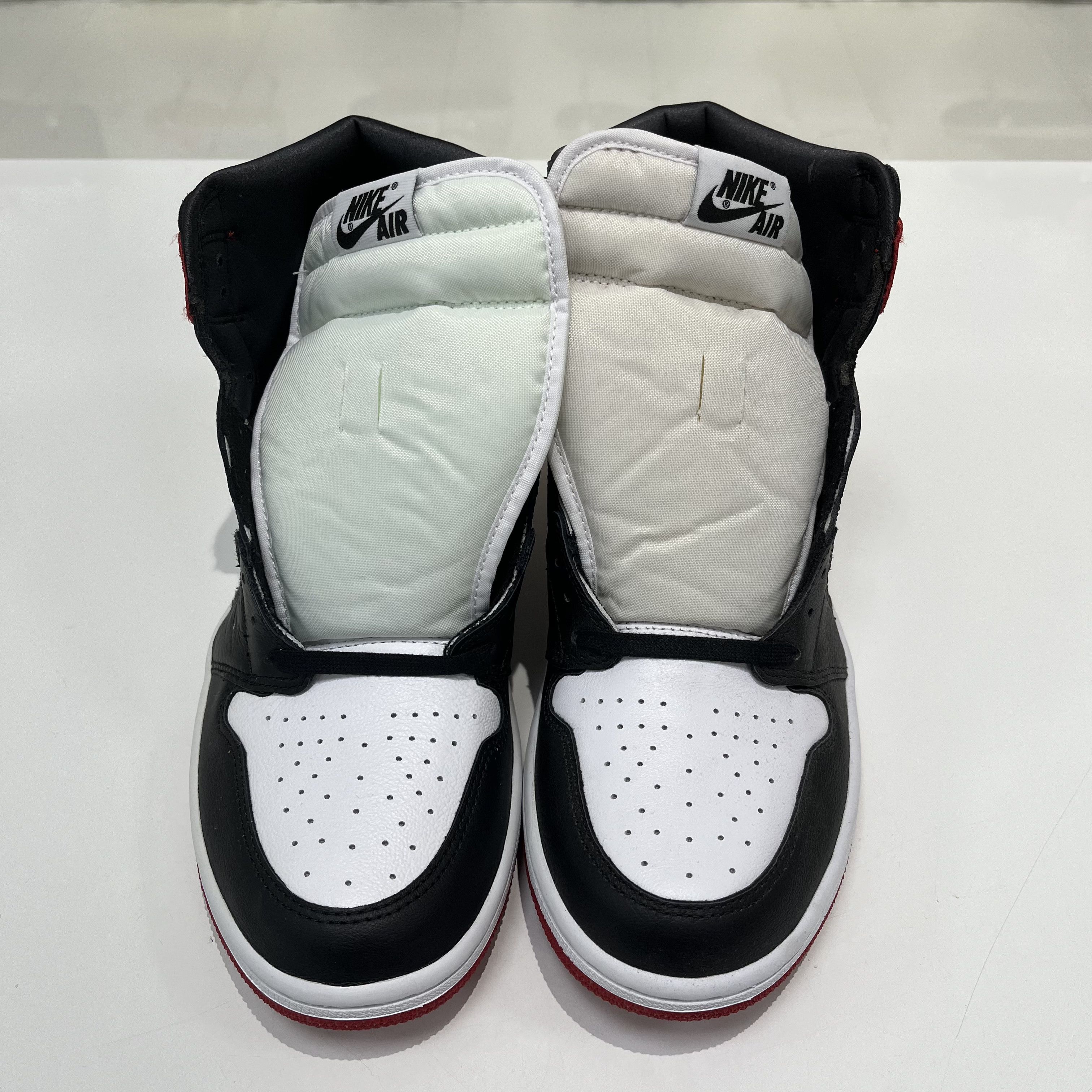 Nike Air Jordan 1 Retr High Satin Black Toe (W) Size US 10 / IT 40 - 5 Thumbnail