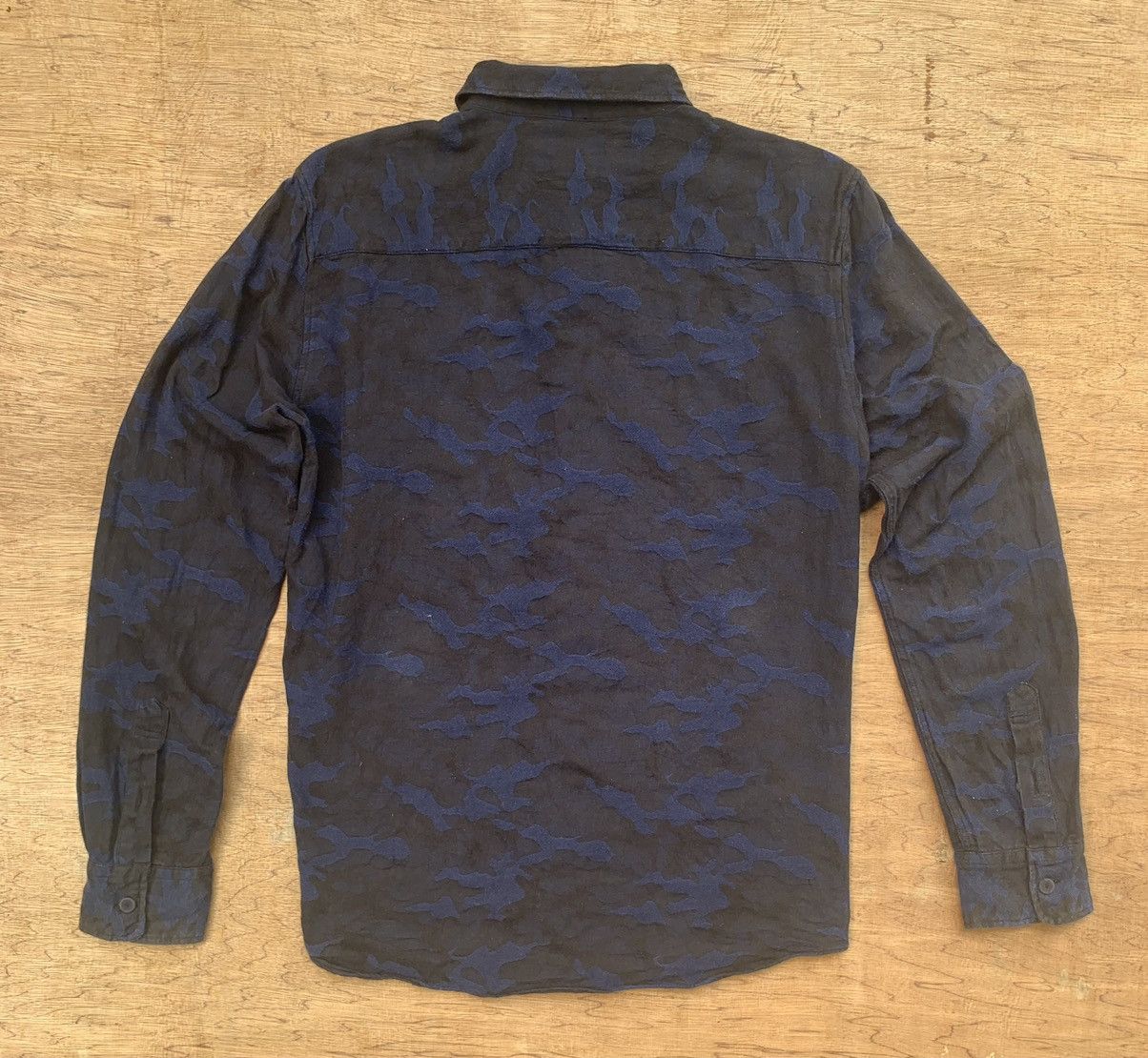 Japanese Brand Vanquish 10th Anniversary Camouflage Shirt Size US M / EU 48-50 / 2 - 5 Thumbnail