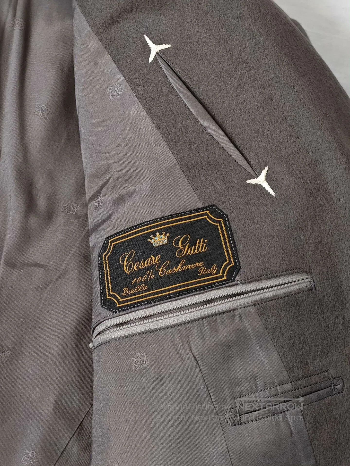 Cesare Attolini Custom Italian Cashmere Blazer. Size US M / EU 48-50 / 2 - 7 Thumbnail