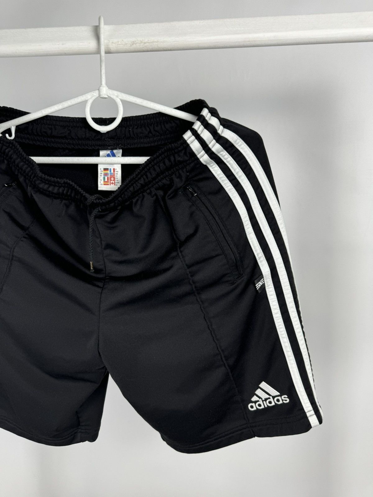 Adidas Vintage Adidas Shorts Size US 32 / EU 48 - 2 Thumbnail