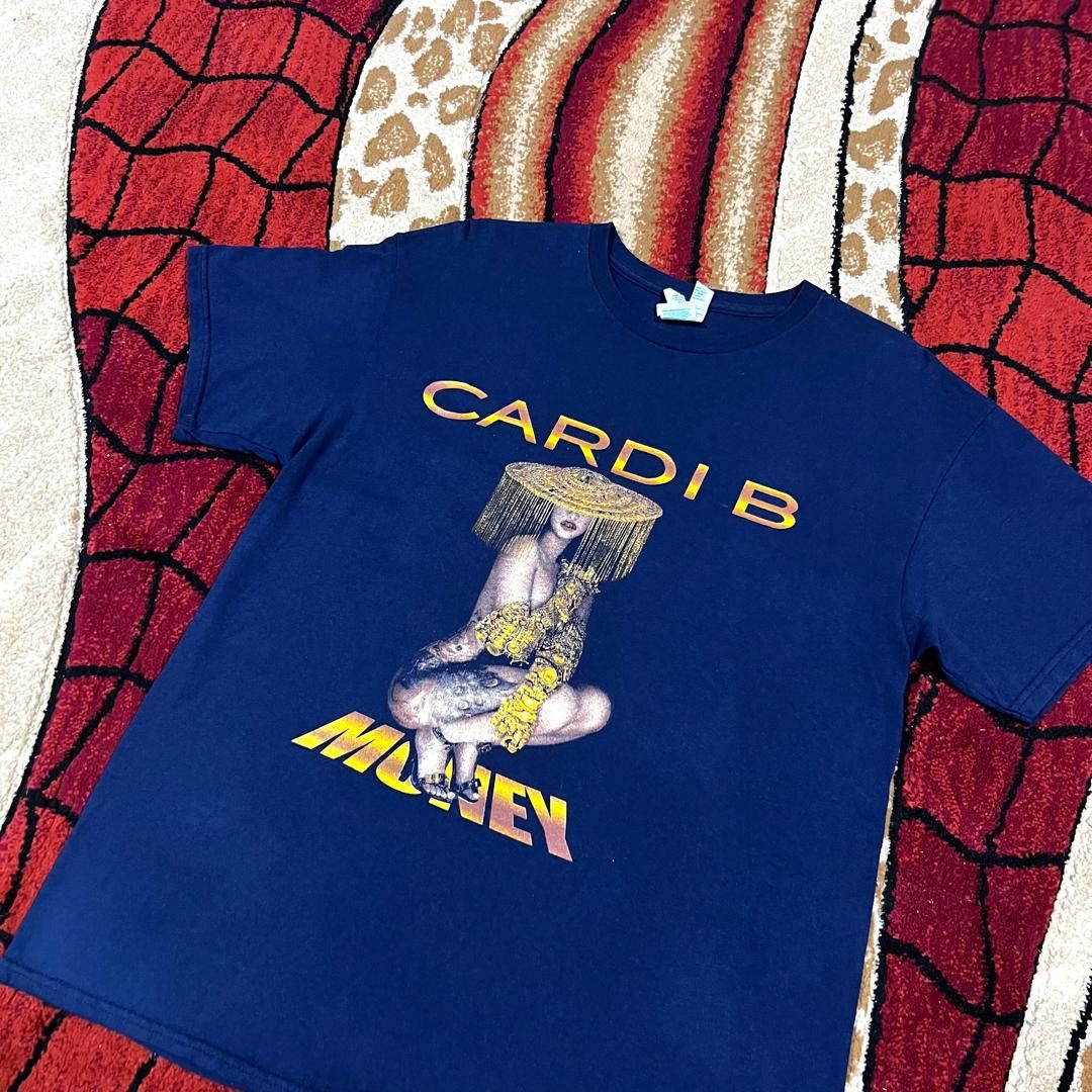 Band Tees Vintage 2019 Cardi B Naked Pussy Tour T Shirt Size US L / EU 52-54 / 3 - 2 Thumbnail