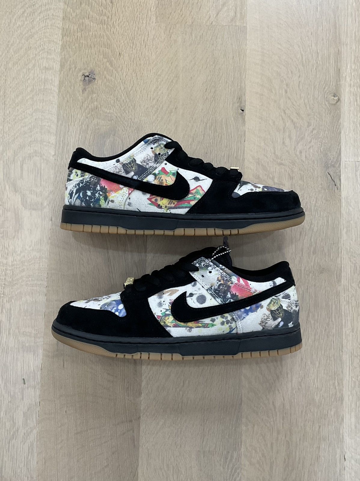 Nike × Supreme Nike SB x Supreme Dunk Low Pro QS Rammellzee Black Size US 9.5 / EU 42-43 - 5 Thumbnail