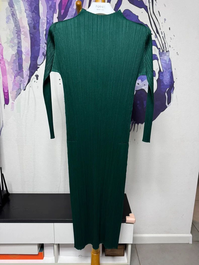 Issey Miyake Issey Miyake size:3 Dark green pleated dress Size S / US 4 / IT 40 - 1 Thumbnail