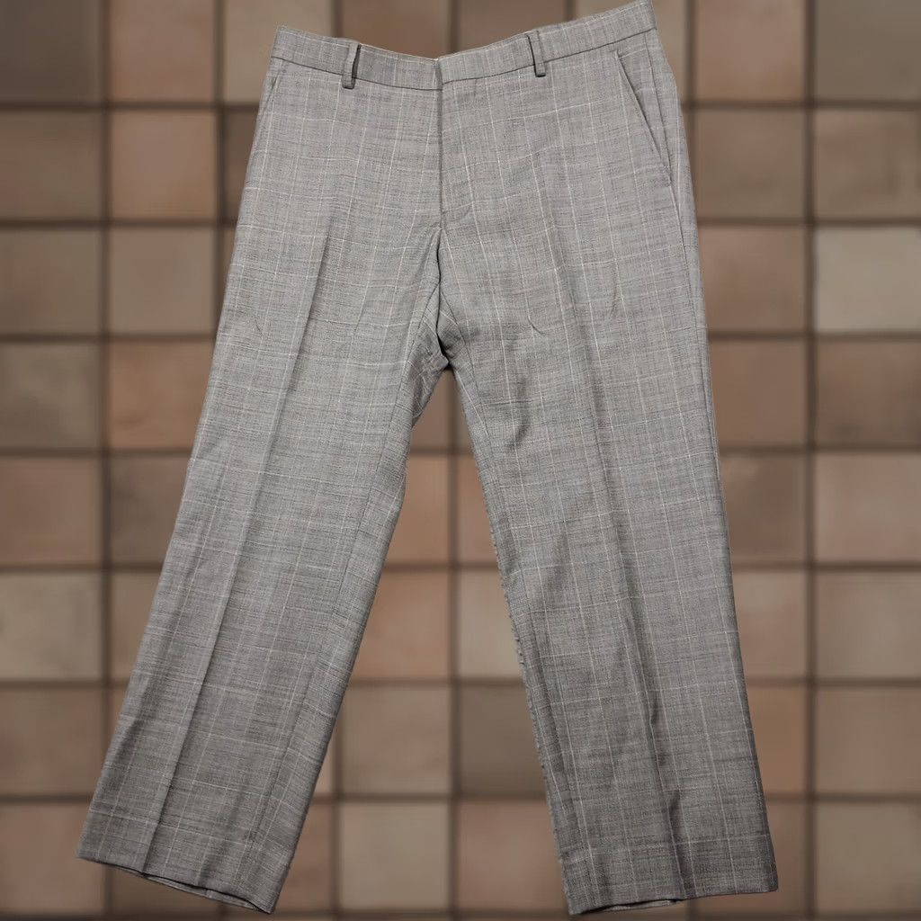 Jos. A. Bank Jos. A. Bank Dress Pants Gray Plaid Flat Front 40S 34W Men’s Wool Blend Business Pants Mens Regular Slim/Classic Size US 34 / EU 50 - 1 Thumbnail