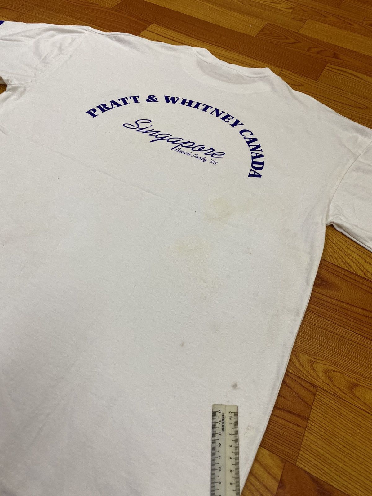 Vintage Vintage 90s Asian Pratt & Whitney Canada Tee Size US L / EU 52-54 / 3 - 11 Thumbnail