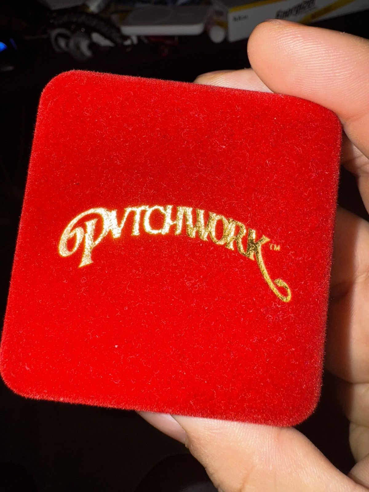 Hat Club × New Era Pvtchwork Pin PVTCHWORK & CO II. *HOLIDAY EDITION TVB Pin Size ONE SIZE - 3 Thumbnail