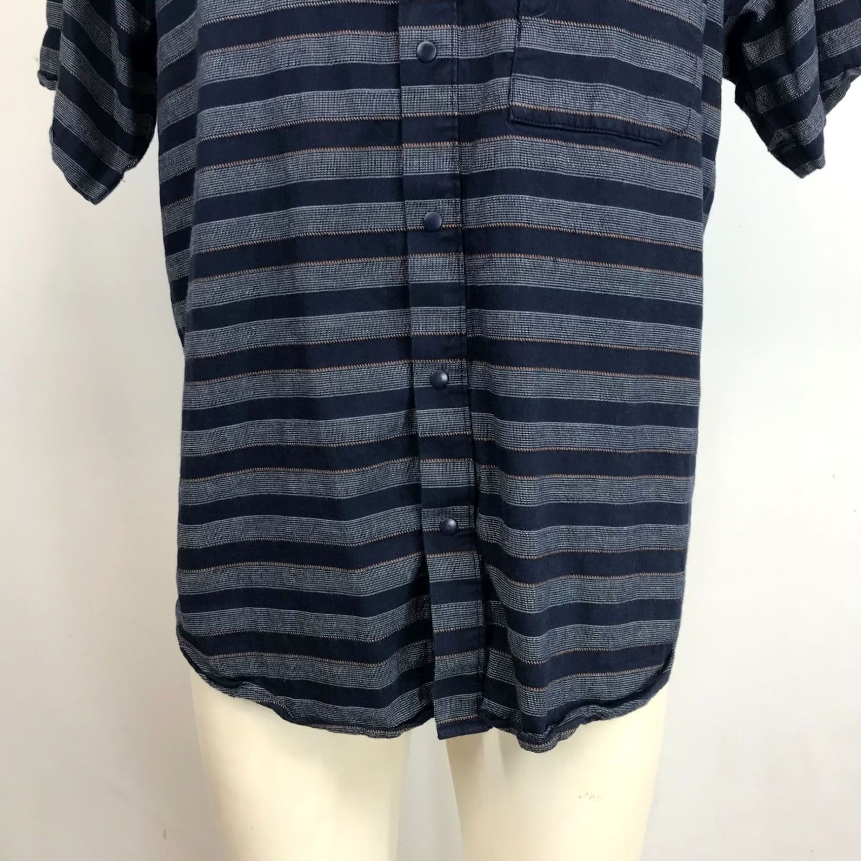 Vintage COLUMBIA - MEN'S LARGE NAVY SHORT SLEEVE COLLARED BUTTON COTTON SHIRT Size US L / EU 52-54 / 3 - 3 Thumbnail