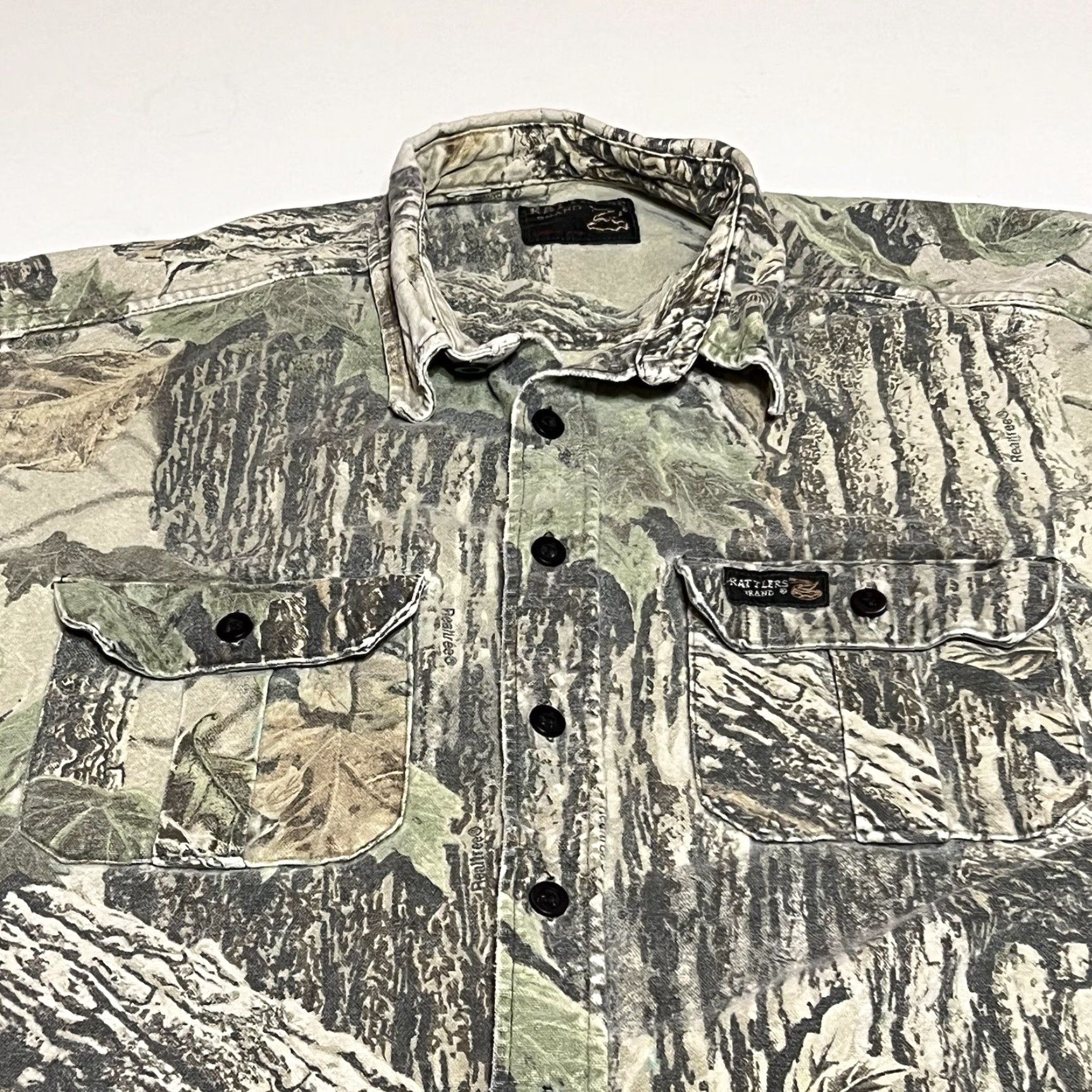 Realtree VTG Rattlers Brand Realtree Camo Chamois Hunting Shirt Mens L USA Camouflage Folded Collar Button-Up Pockets heavyweight Multicolor Cotton Flannel Size US L / EU 52-54 / 3 - 2 Thumbnail