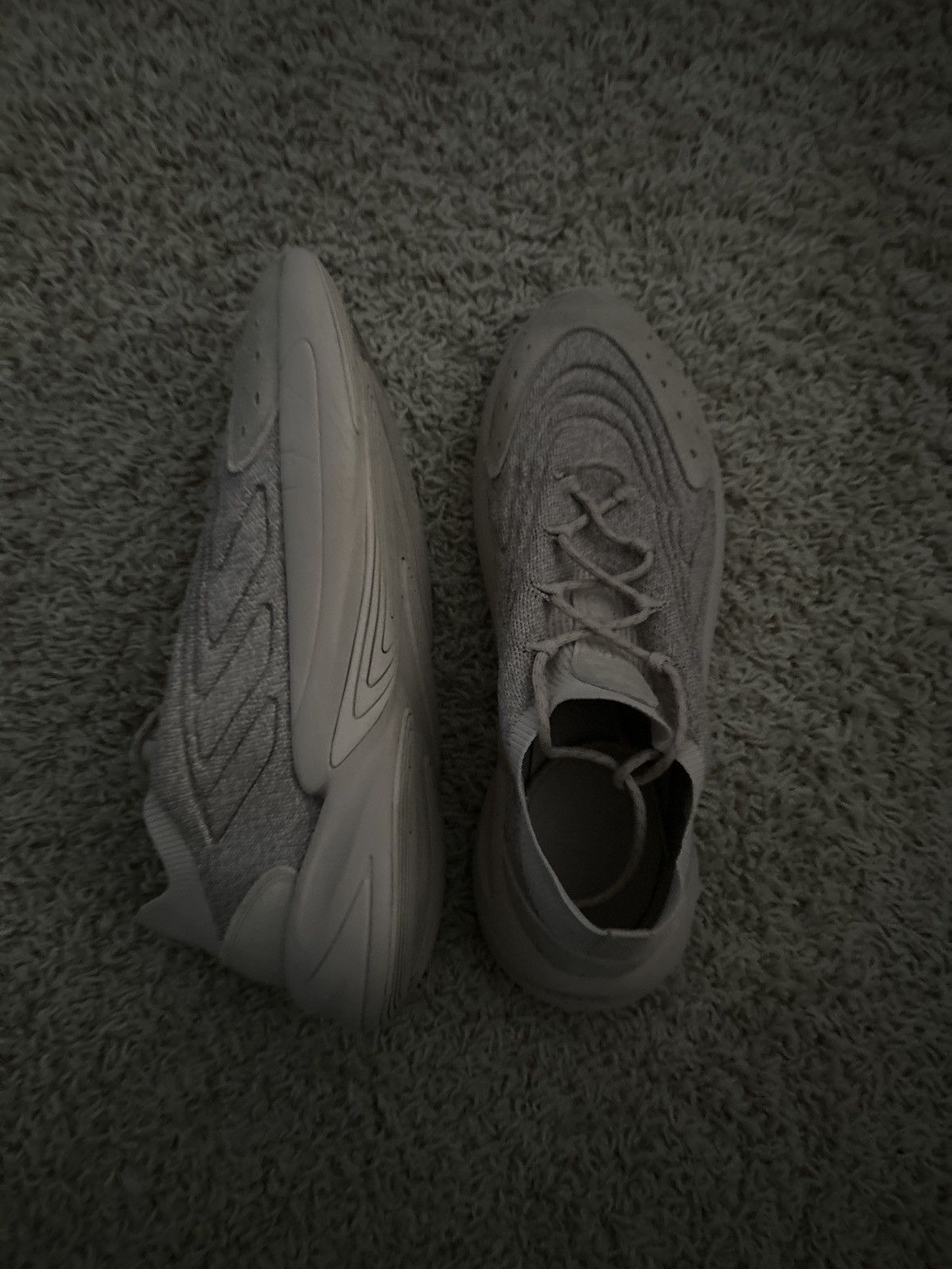Adidas Adidas Ozelias Size US 12 / EU 45 - 3 Thumbnail