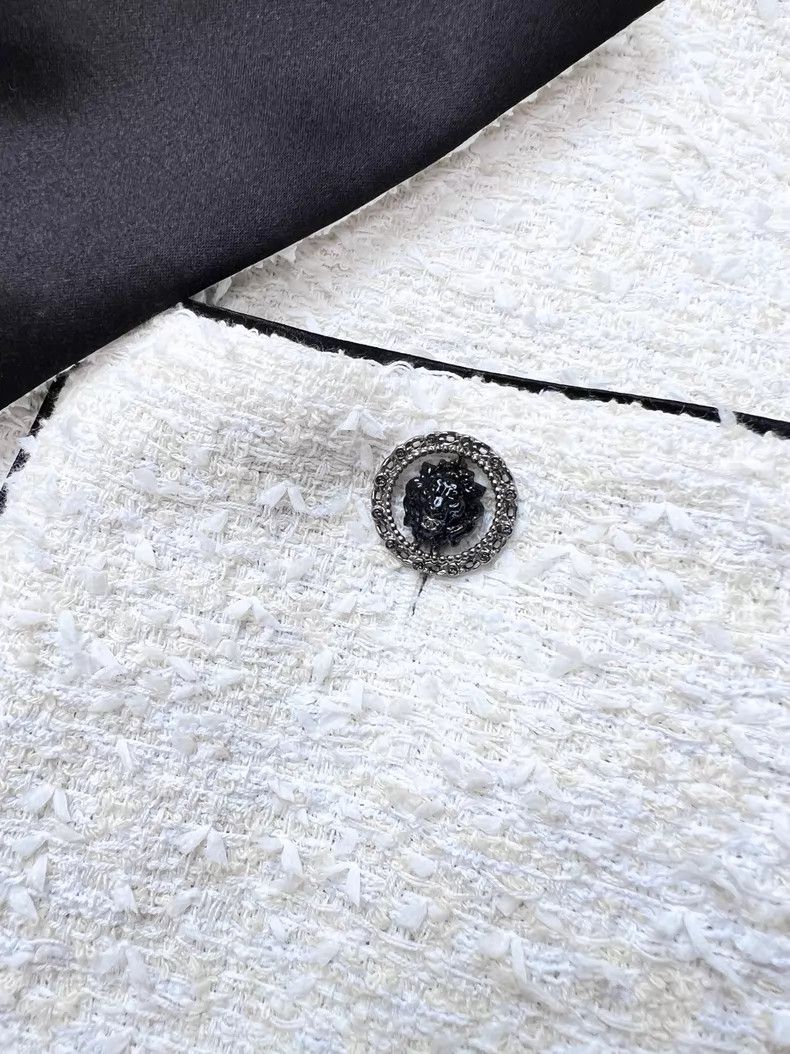 Chanel Chanel Black satin lapel long-sleeved short jacket Size XS / US 0-2 / IT 36-38 - 5 Thumbnail