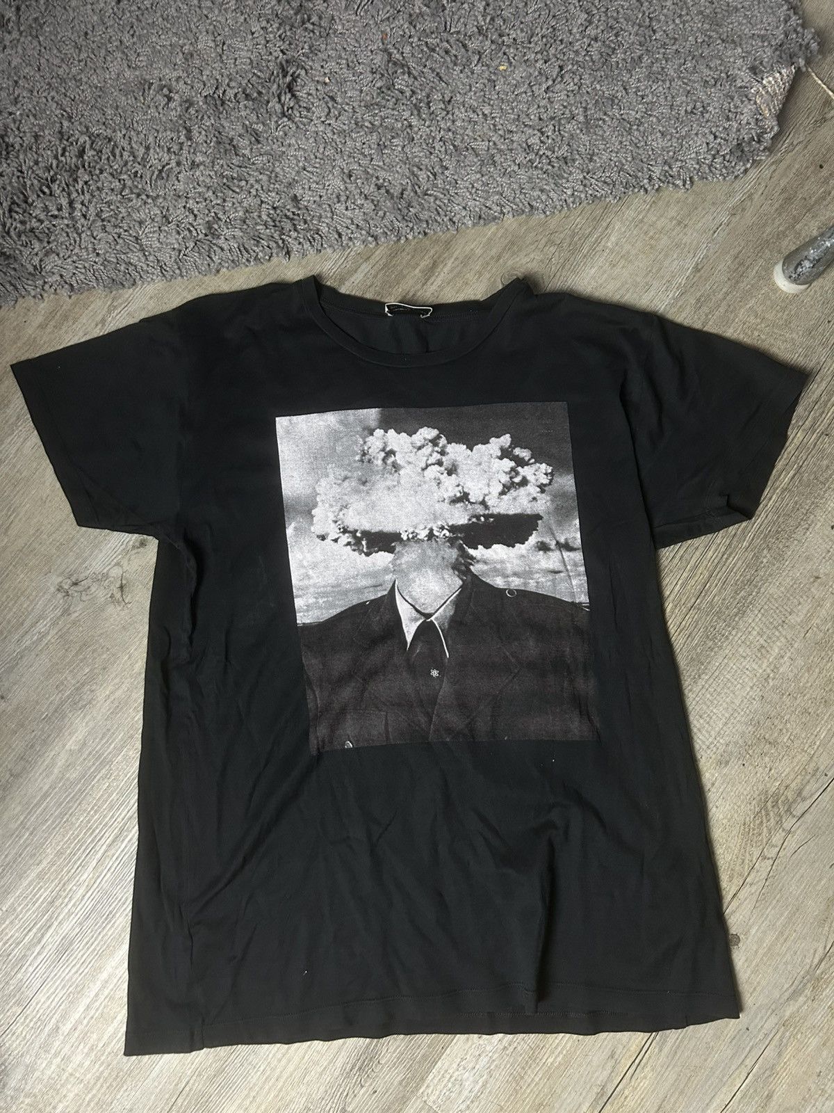 Saint Laurent Paris Saint Laurent Paris x Bruce Connor Bomb head 2015 spring tee Size US M / EU 48-50 / 2 - 1 Thumbnail
