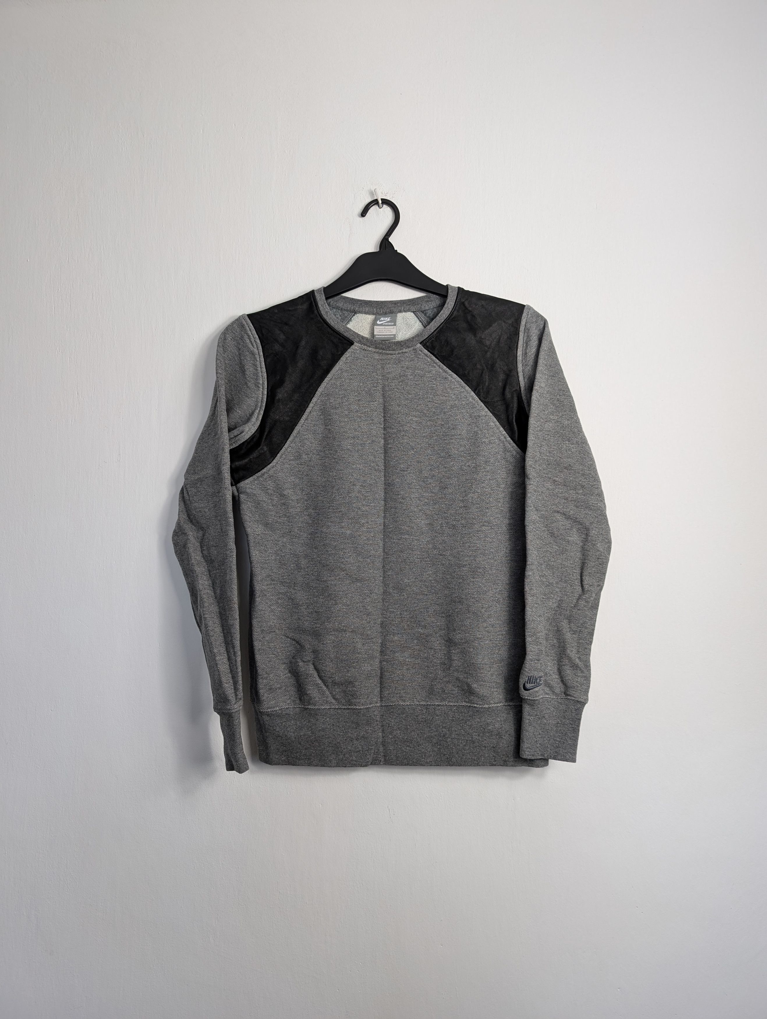 Nike Nike Sportswear Crewneck Grey Leather Panels Streetwear Size L / US 10 / IT 46 - 1 Thumbnail
