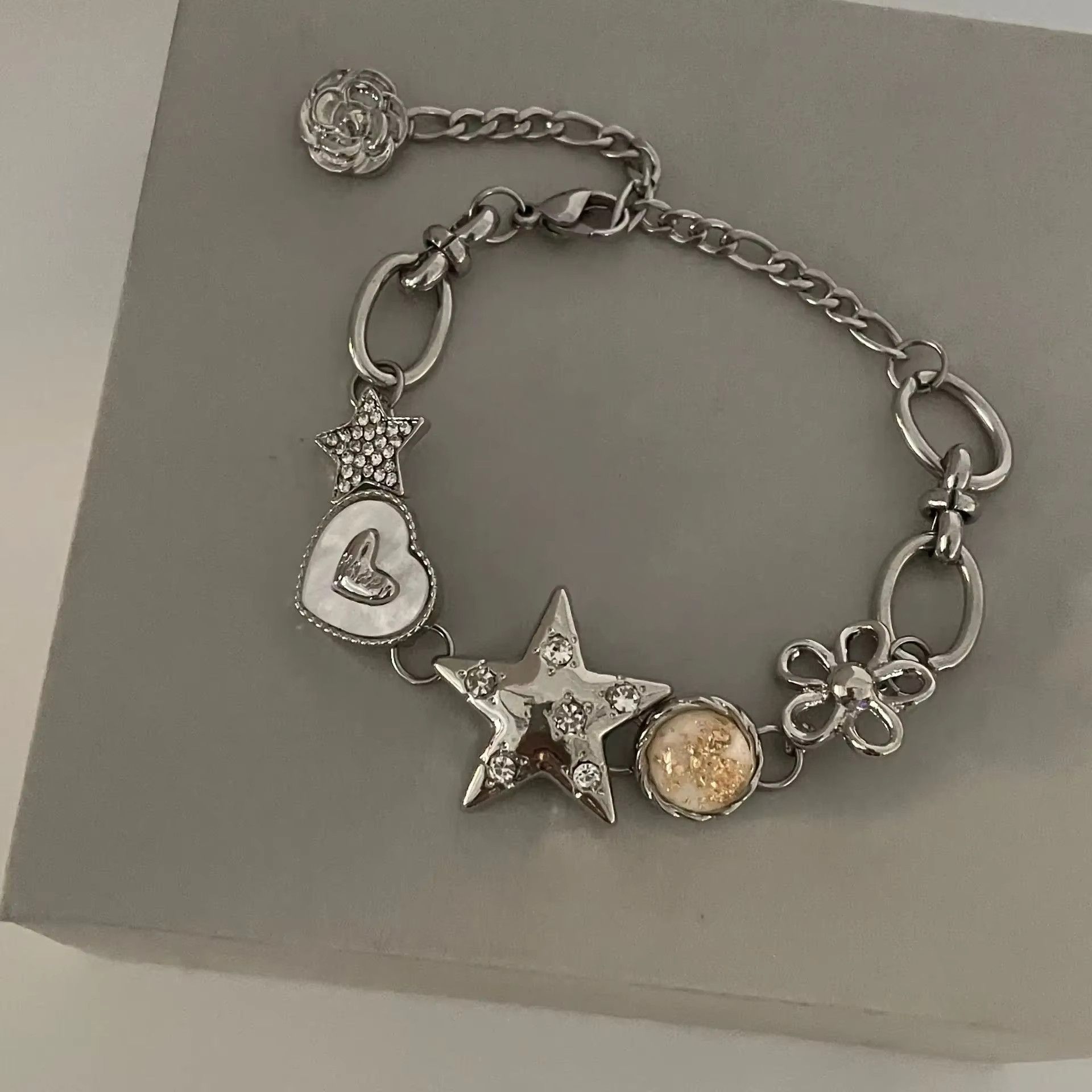 Jewelry Aesthetic Heart Star Chain Bracelet Size ONE SIZE - 1 Thumbnail
