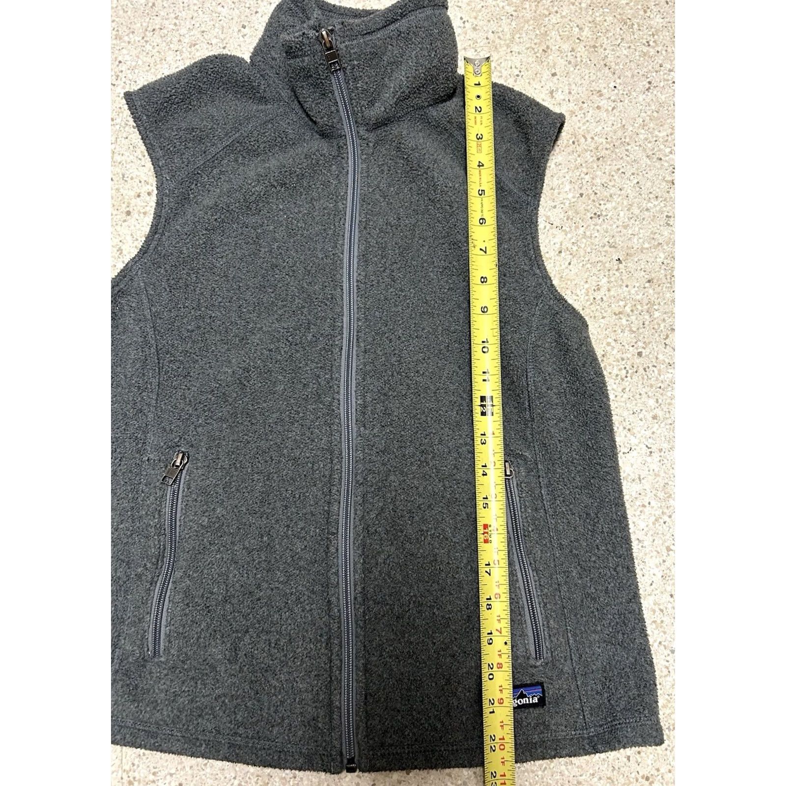 Patagonia VINTAGE Patagonia Vest Womens M Gray Fleece Full Zip Logo Synchilla Size M / US 6-8 / IT 42-44 - 7 Thumbnail