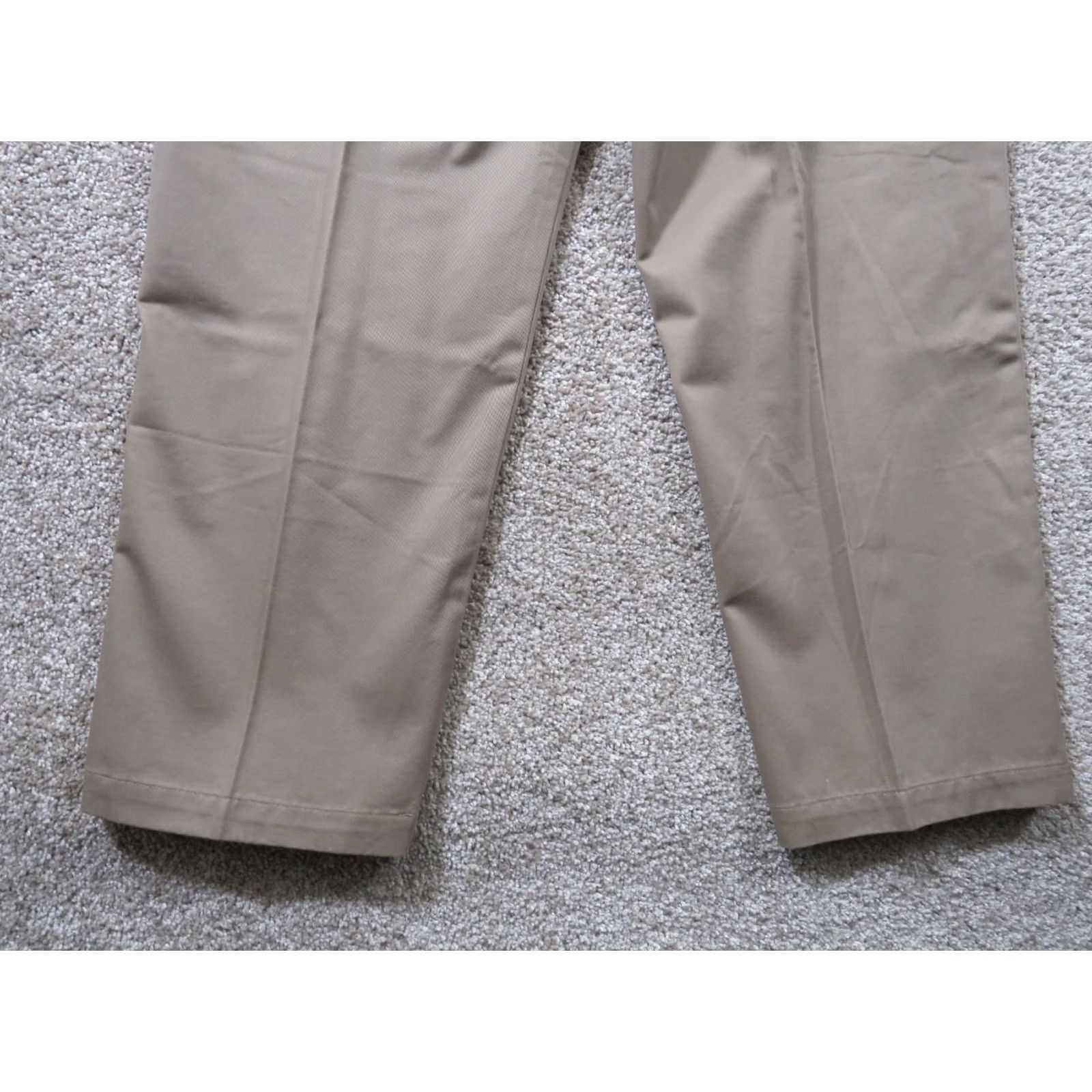 Dockers Dockers Chino Pant Mens 36X29 Khaki D-4 RELAXED PANT NEW NWT FLAT FRONT Size US 36 / EU 52 - 2 Thumbnail