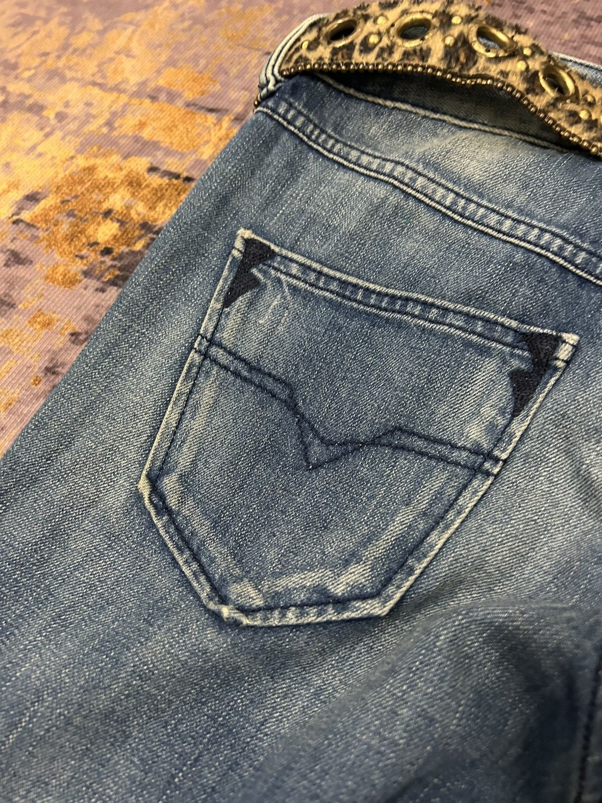 Diesel Diesel Vixy Blue Wash Flare Jeans Size US 28 / EU 44 - 9 Thumbnail