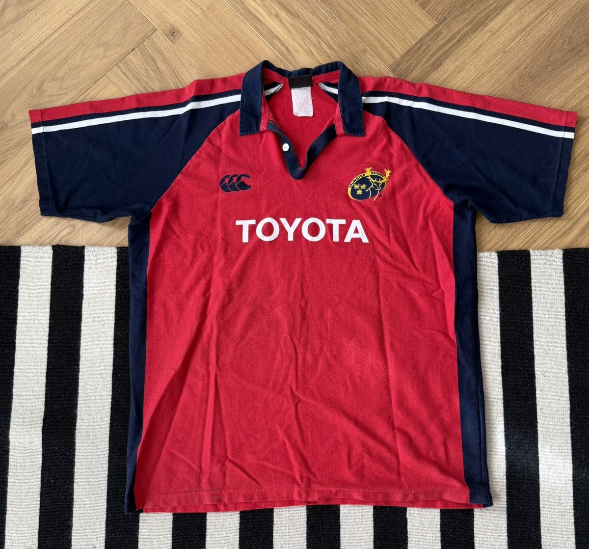 Canterbury of New Zealand Munster Rugby home jersey from the 2004/05 season Size US XXL / EU 58 / 5 - 2 Thumbnail