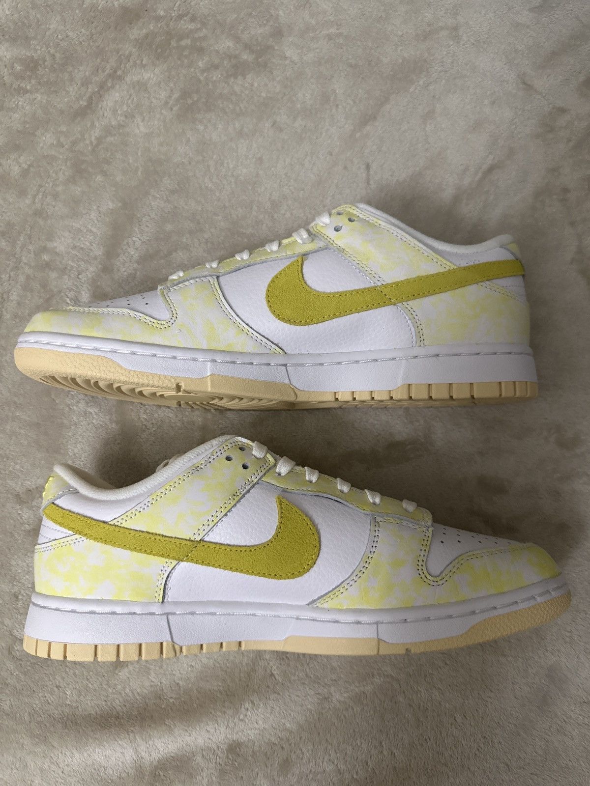 Nike Nike Dunk Yellow Strike Size 10M/11.5F - Deadstock Size US 10 / EU 43 - 2 Thumbnail