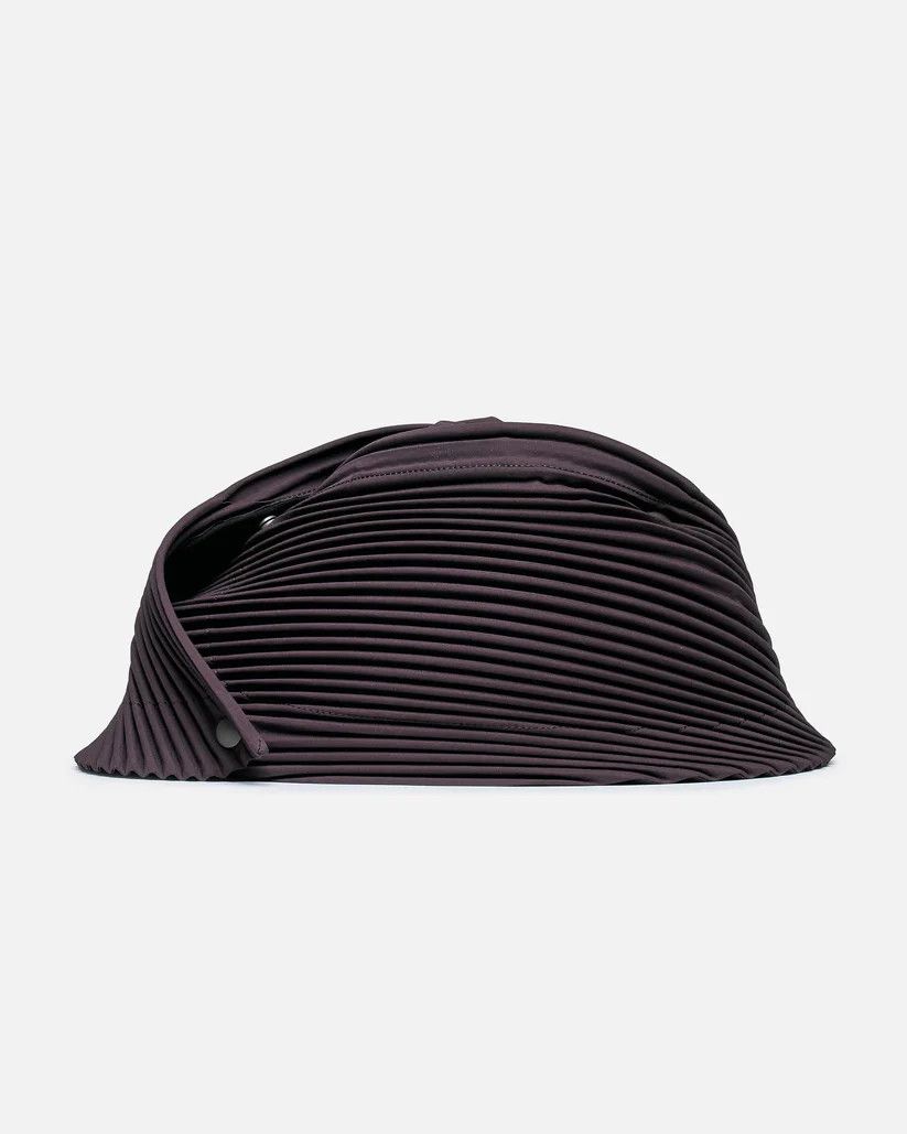 Homme Plisse Issey Miyake o1s1v1r1oon0925 Size: OS/ Unit Hat in Black Size ONE SIZE - 3 Thumbnail