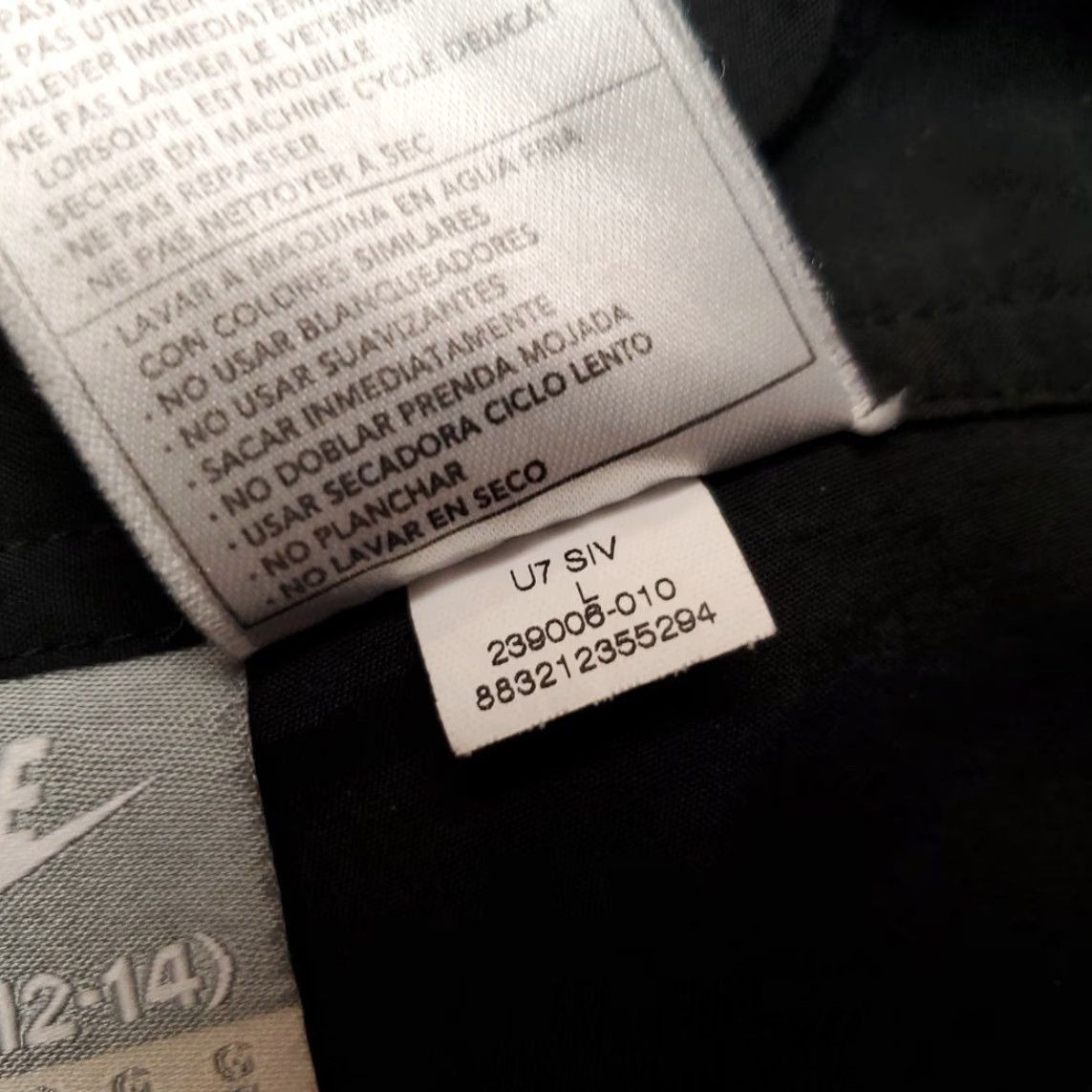 Nike VINTAGE Nike Shorts Womens Large Black Chino Flat Front Lightweight Performance Casual Travel 14 Womens Black Nike Shorts Chino Flat Front Pockets Size 36" / US 14 / IT 50 - 6 Thumbnail