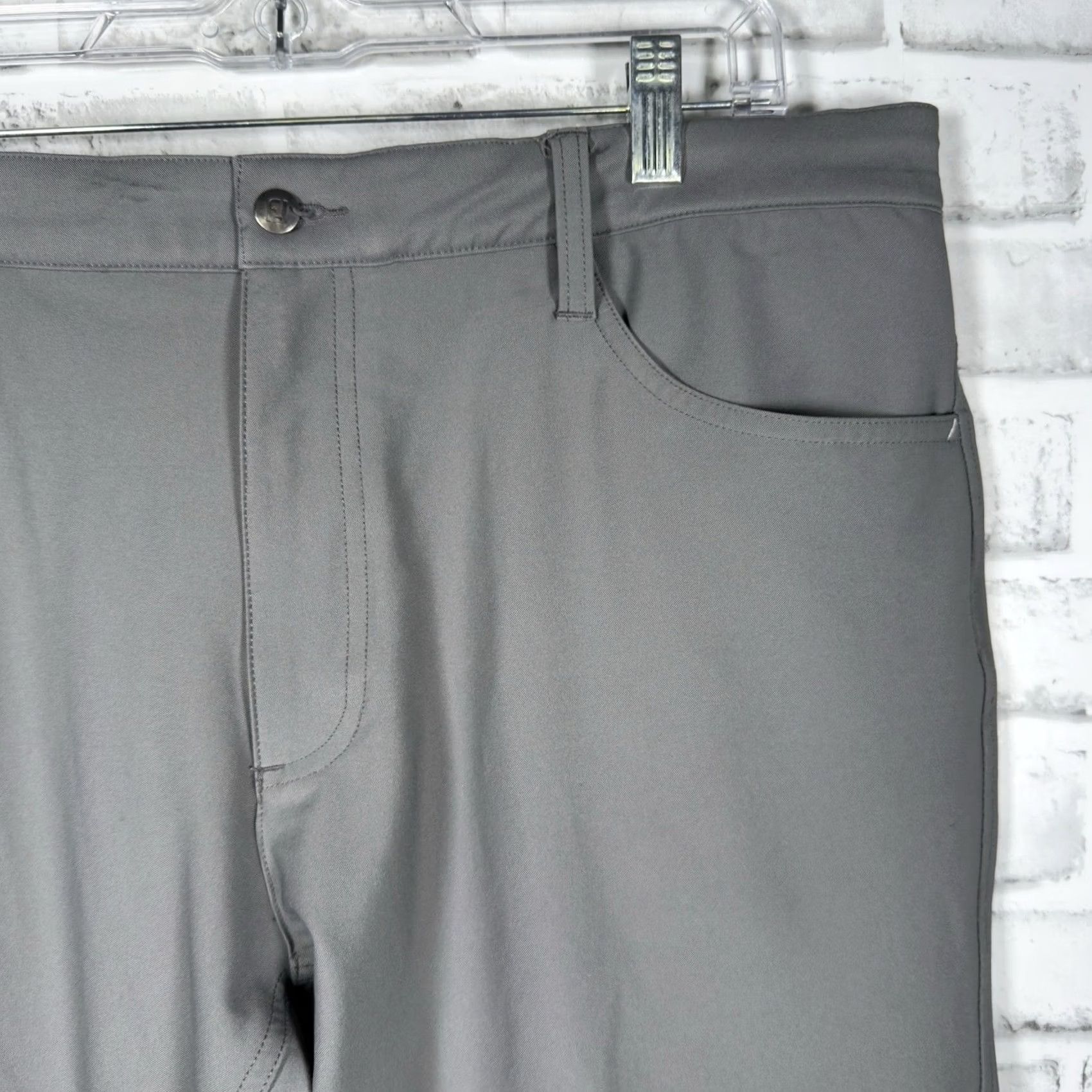 Footjoy FootJoy Gray Polyester Blend Casual Pants Mens 38x32 Chino Golf Everyday Casual Pants Mens Gray FootJoy Size US 38 / EU 54 - 2 Thumbnail